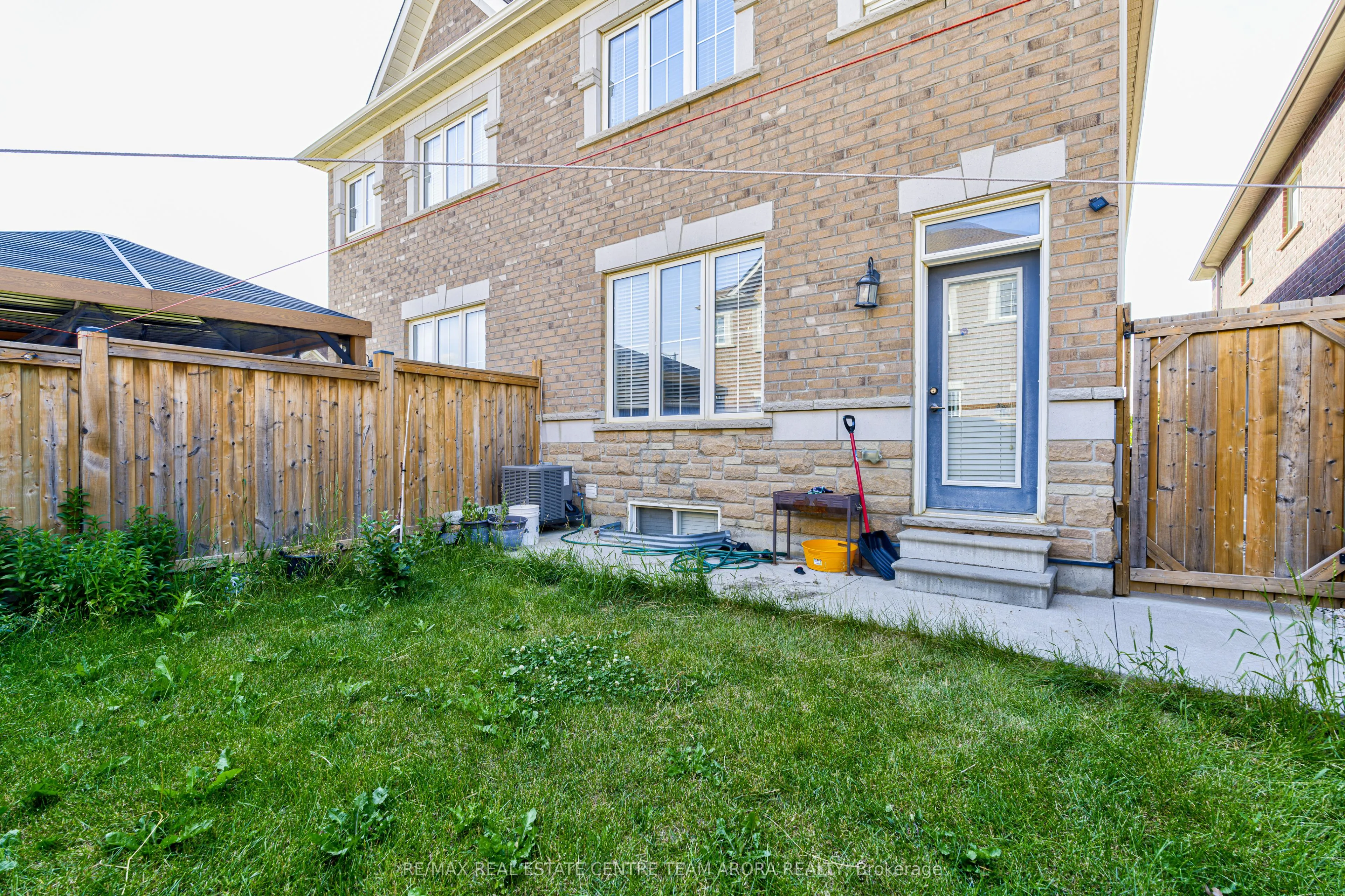 157 Baffin Crescent