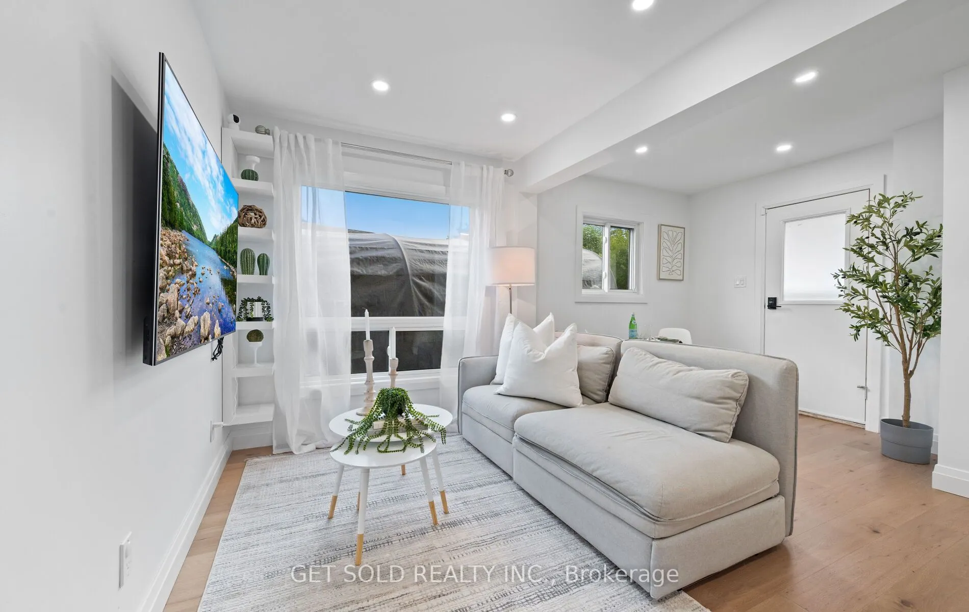 36 Shalom Crescent