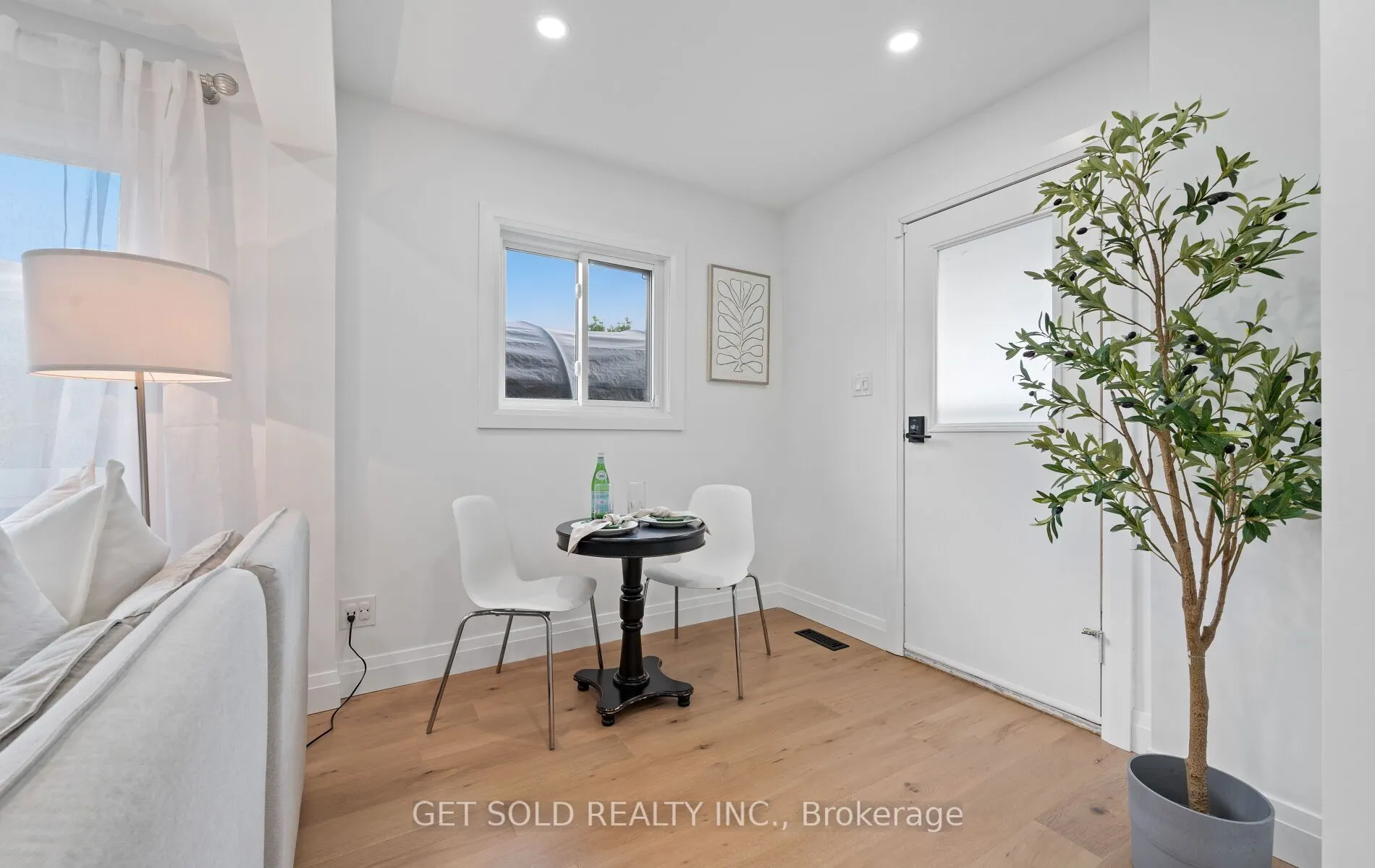 36 Shalom Crescent