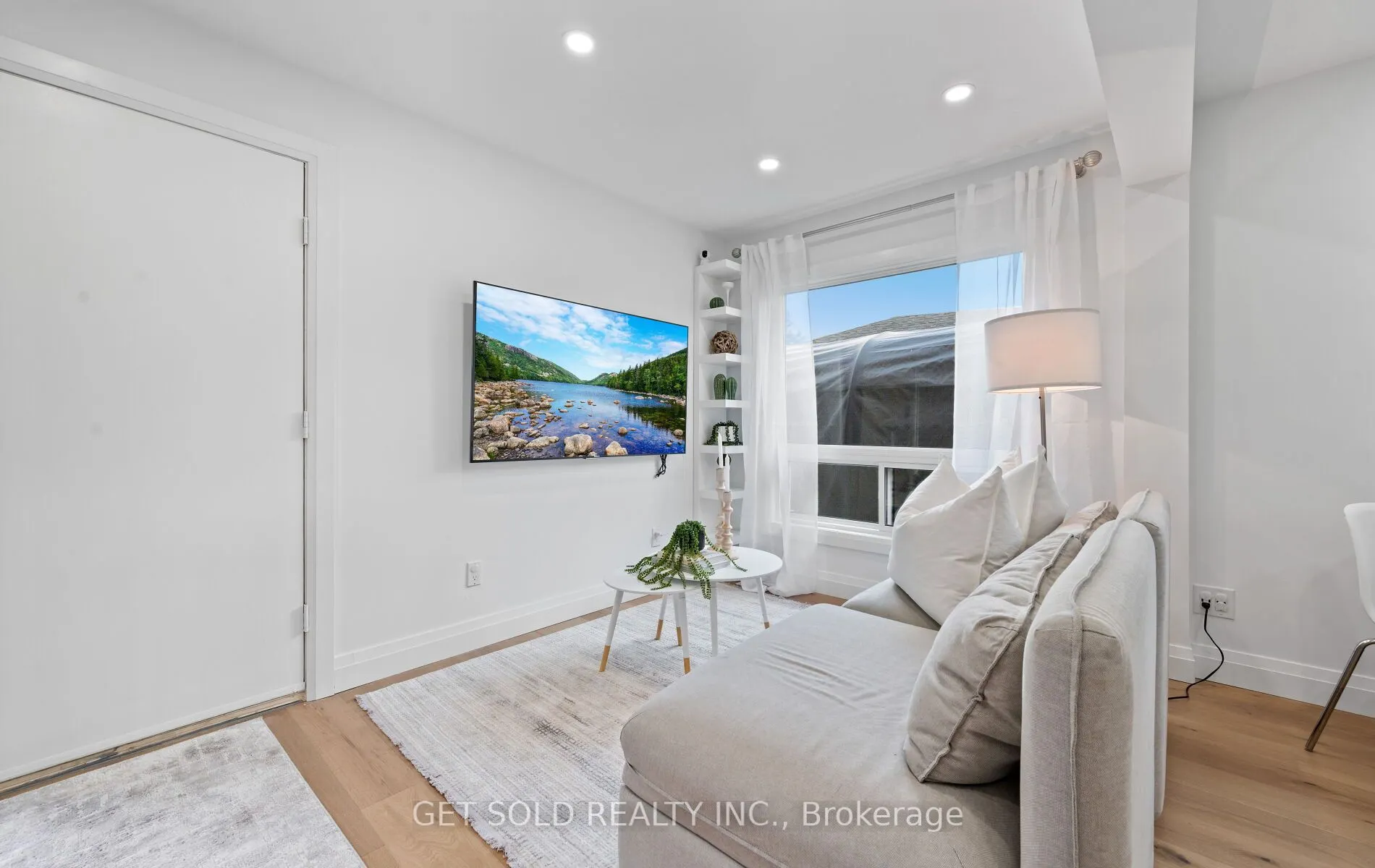 36 Shalom Crescent
