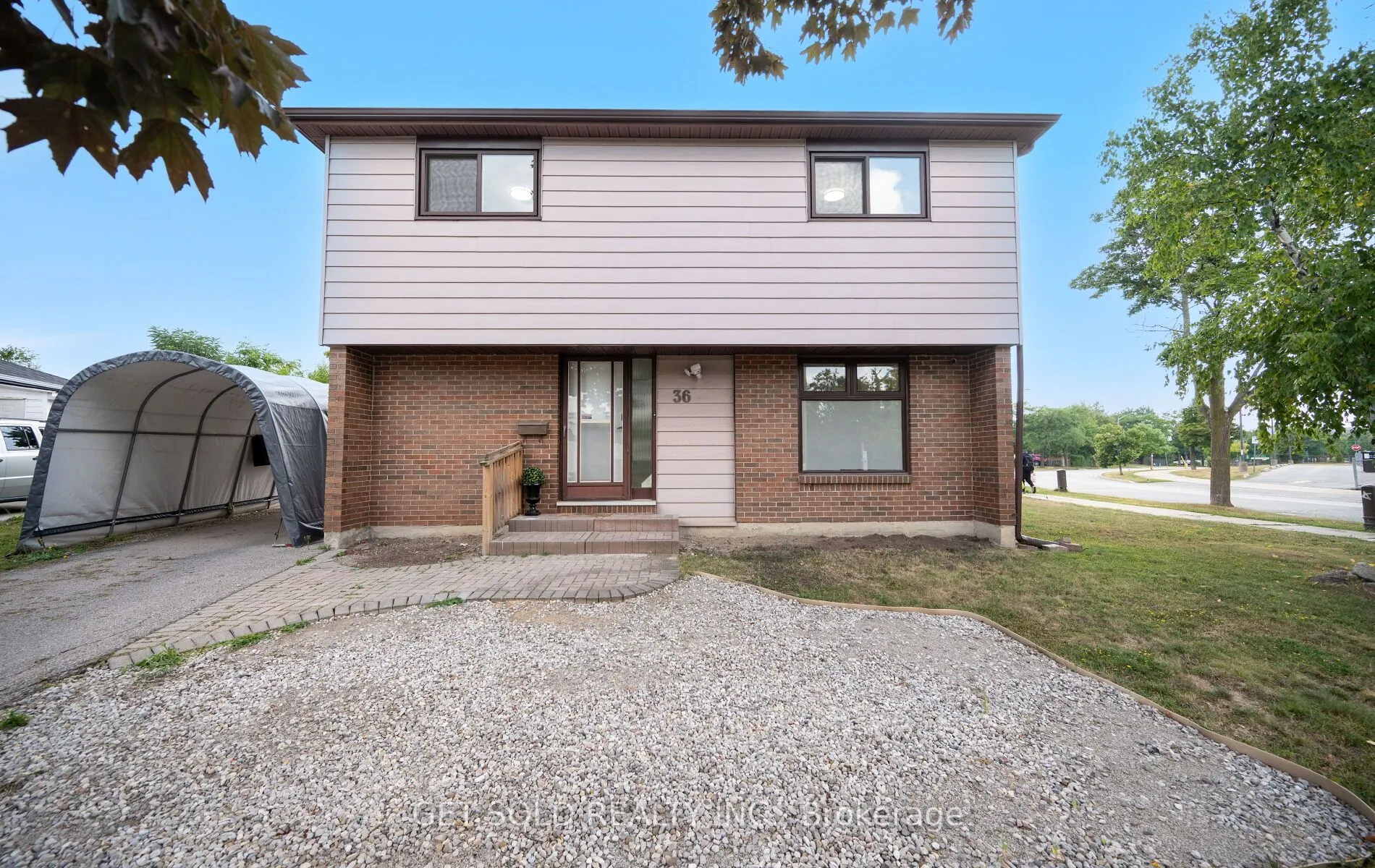 36 Shalom Crescent