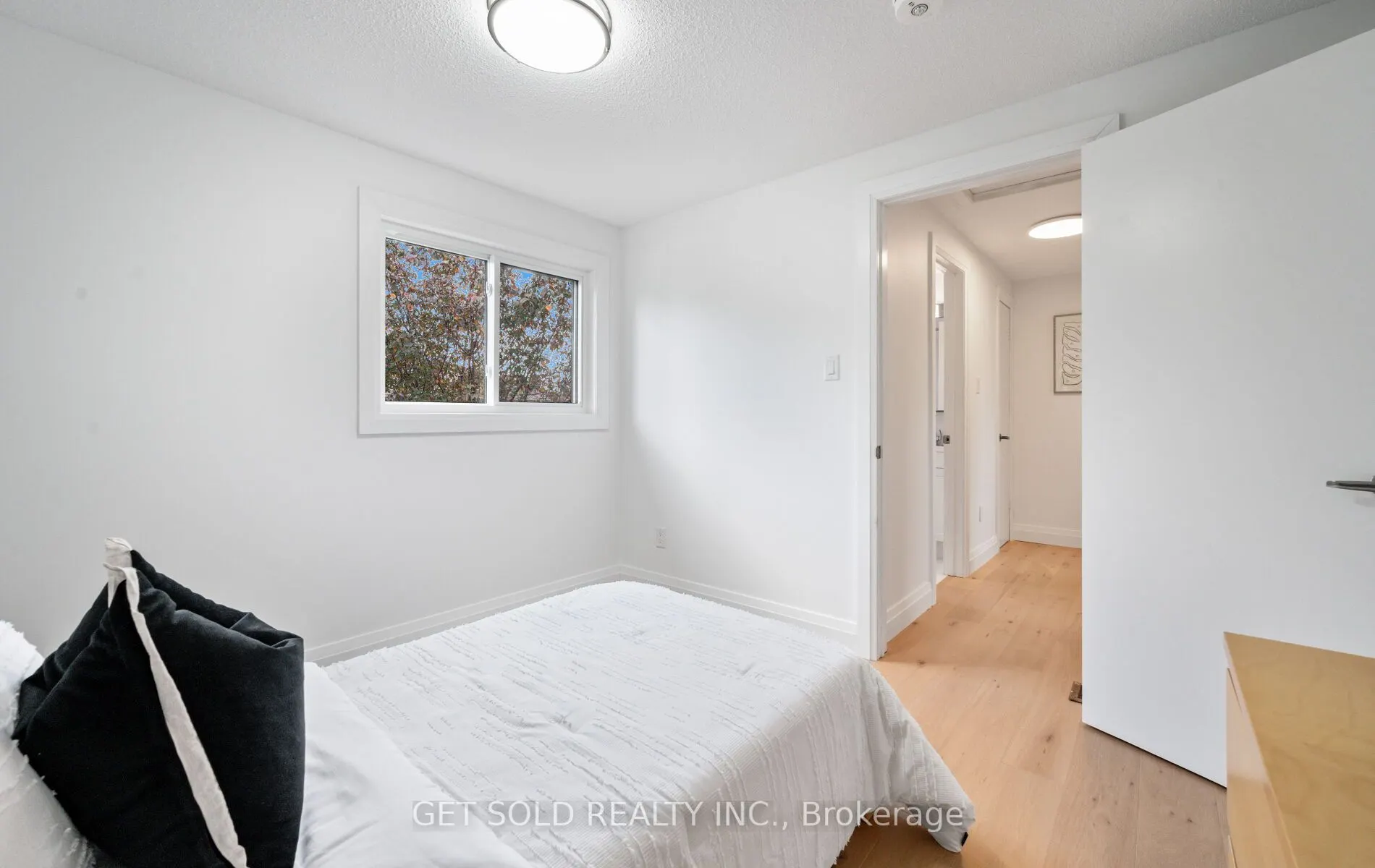36 Shalom Crescent