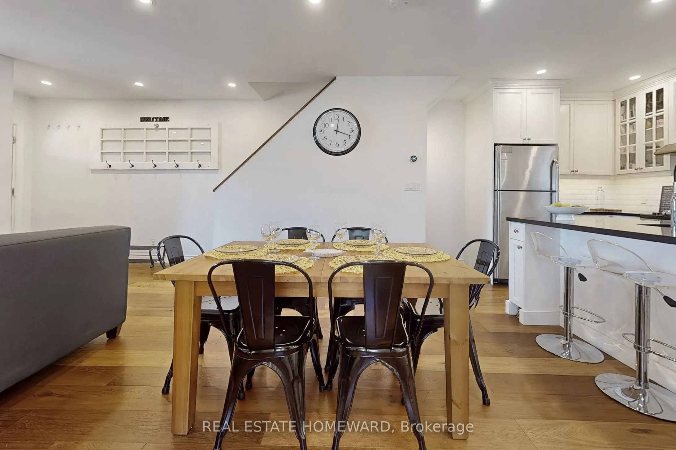 48 Holley Avenue