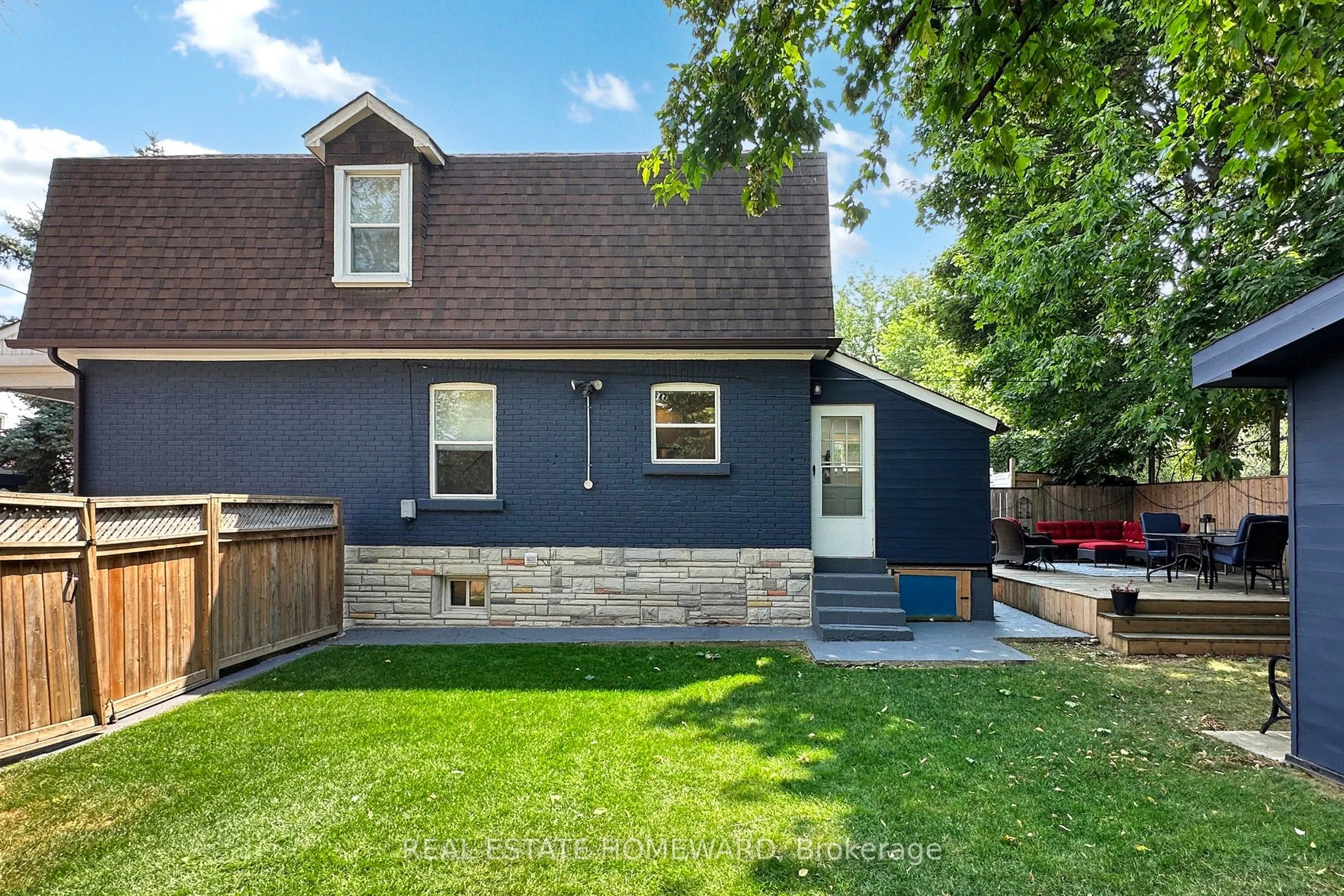 48 Holley Avenue