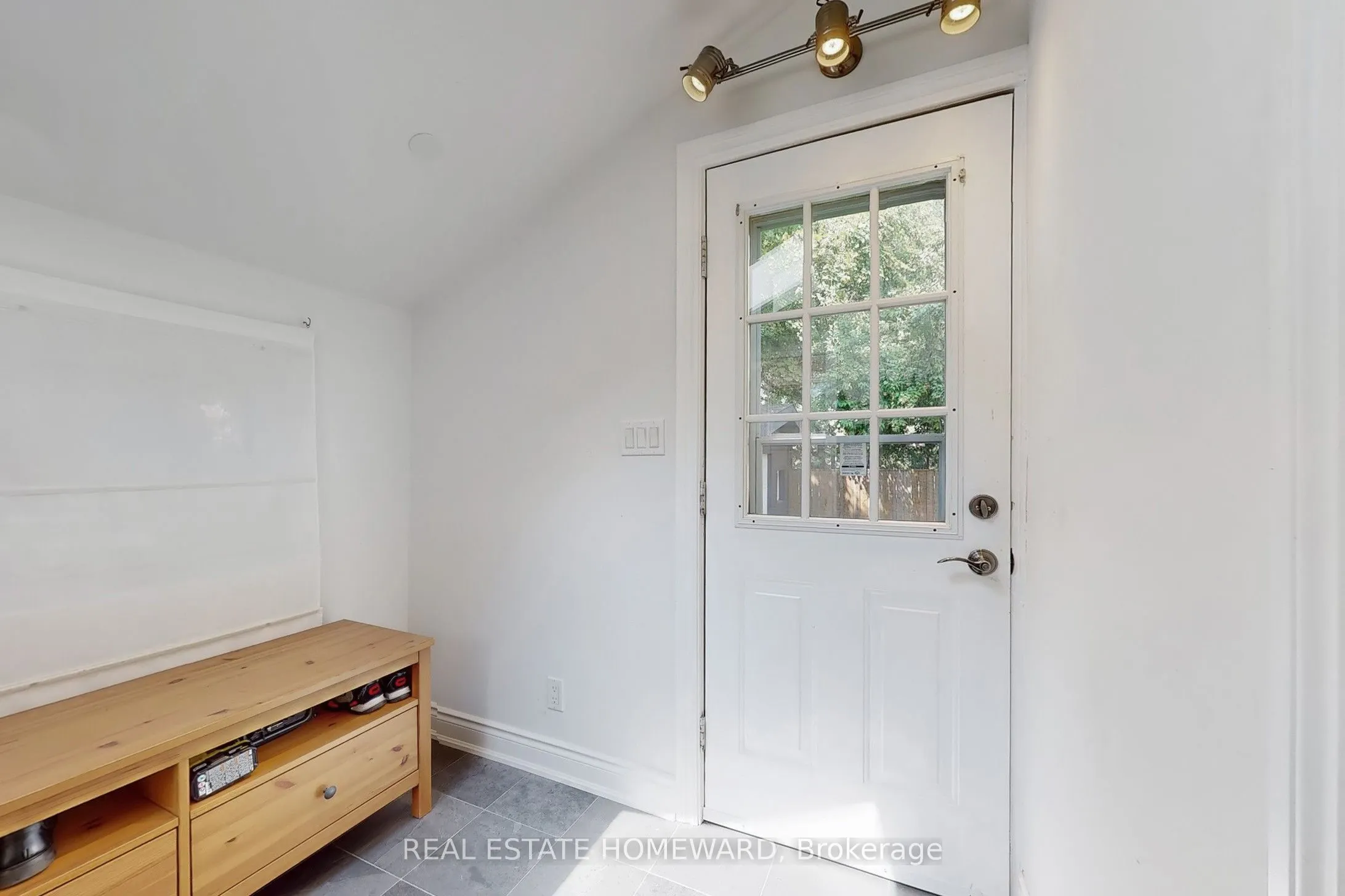 48 Holley Avenue