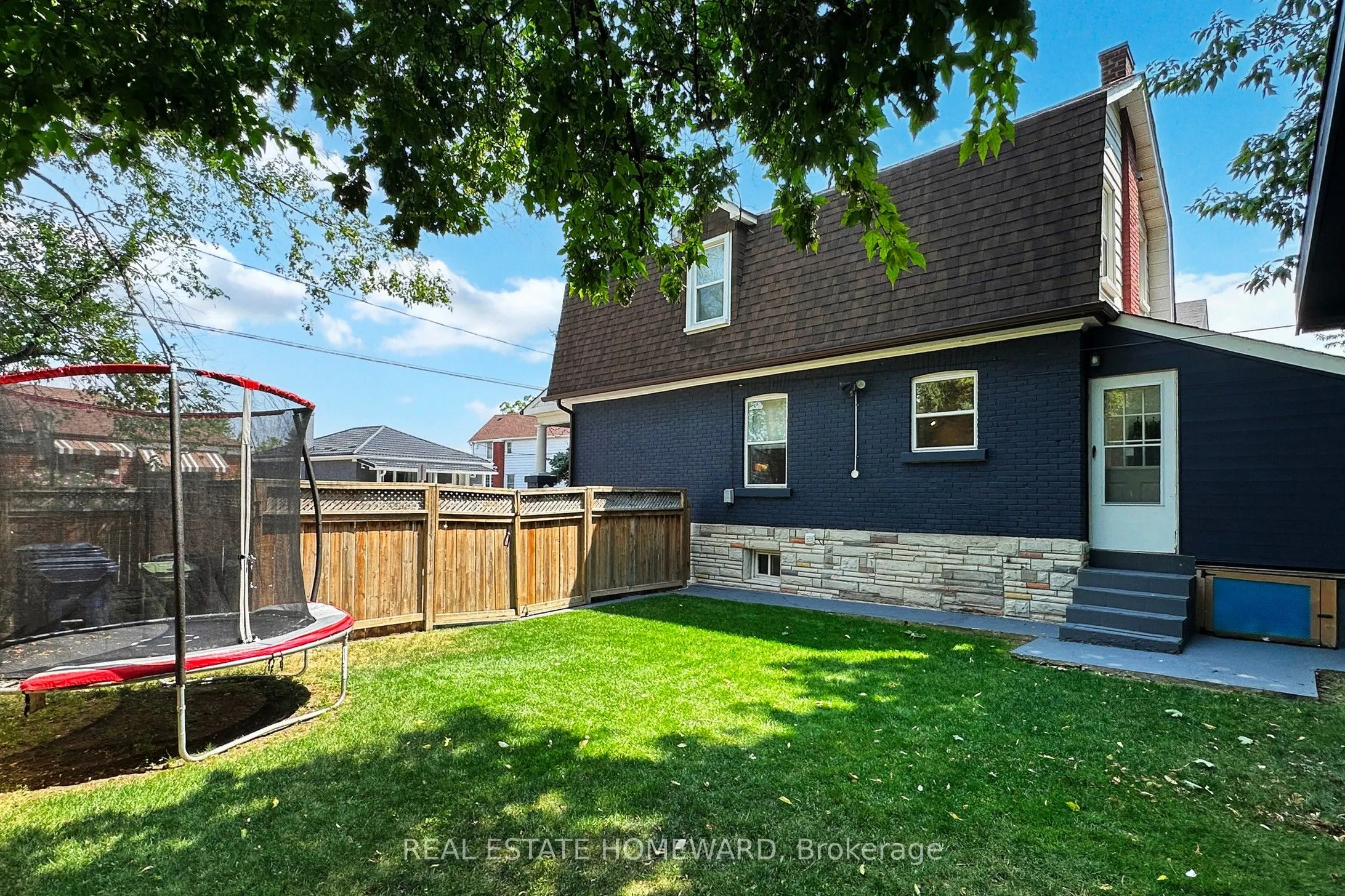 48 Holley Avenue