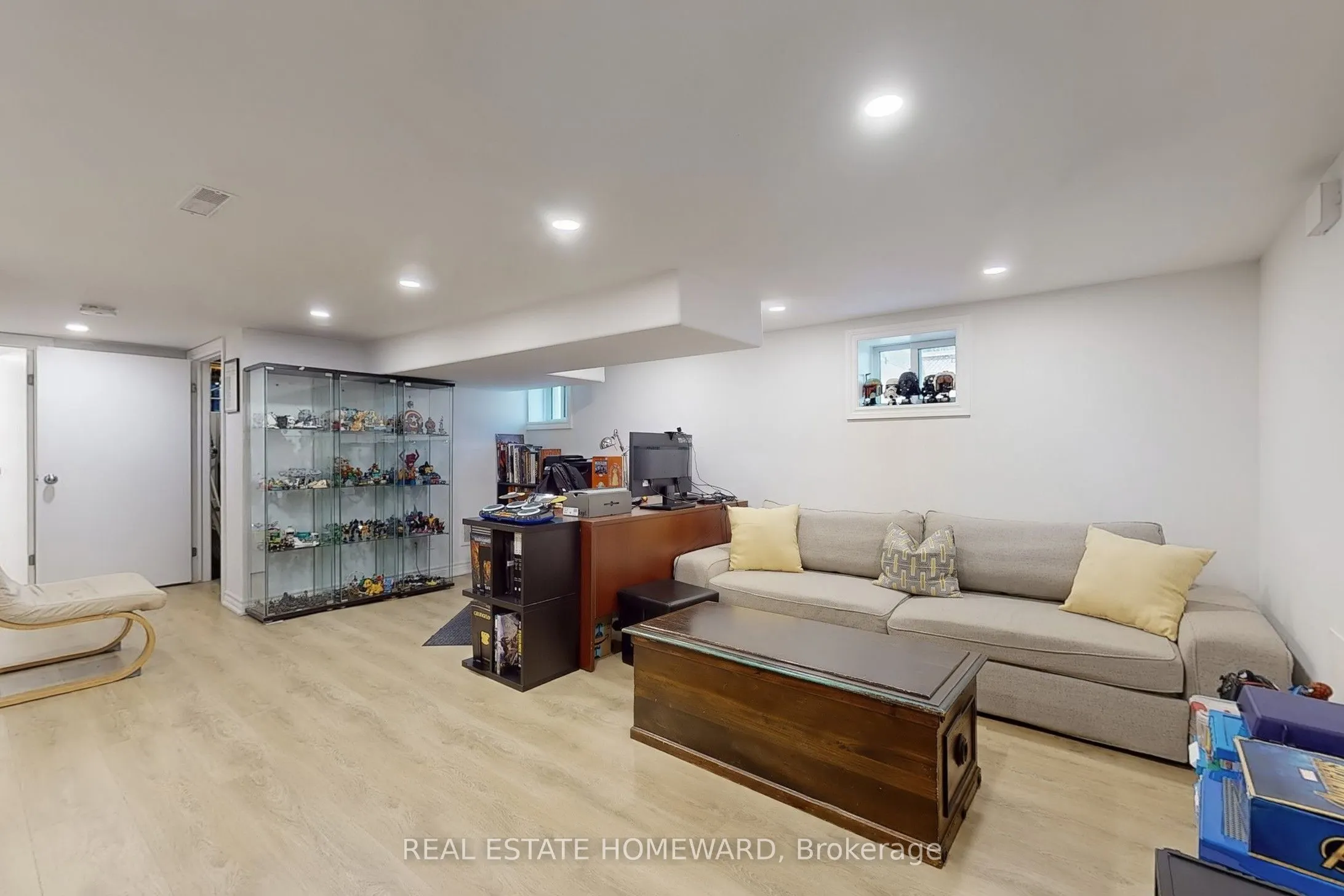48 Holley Avenue
