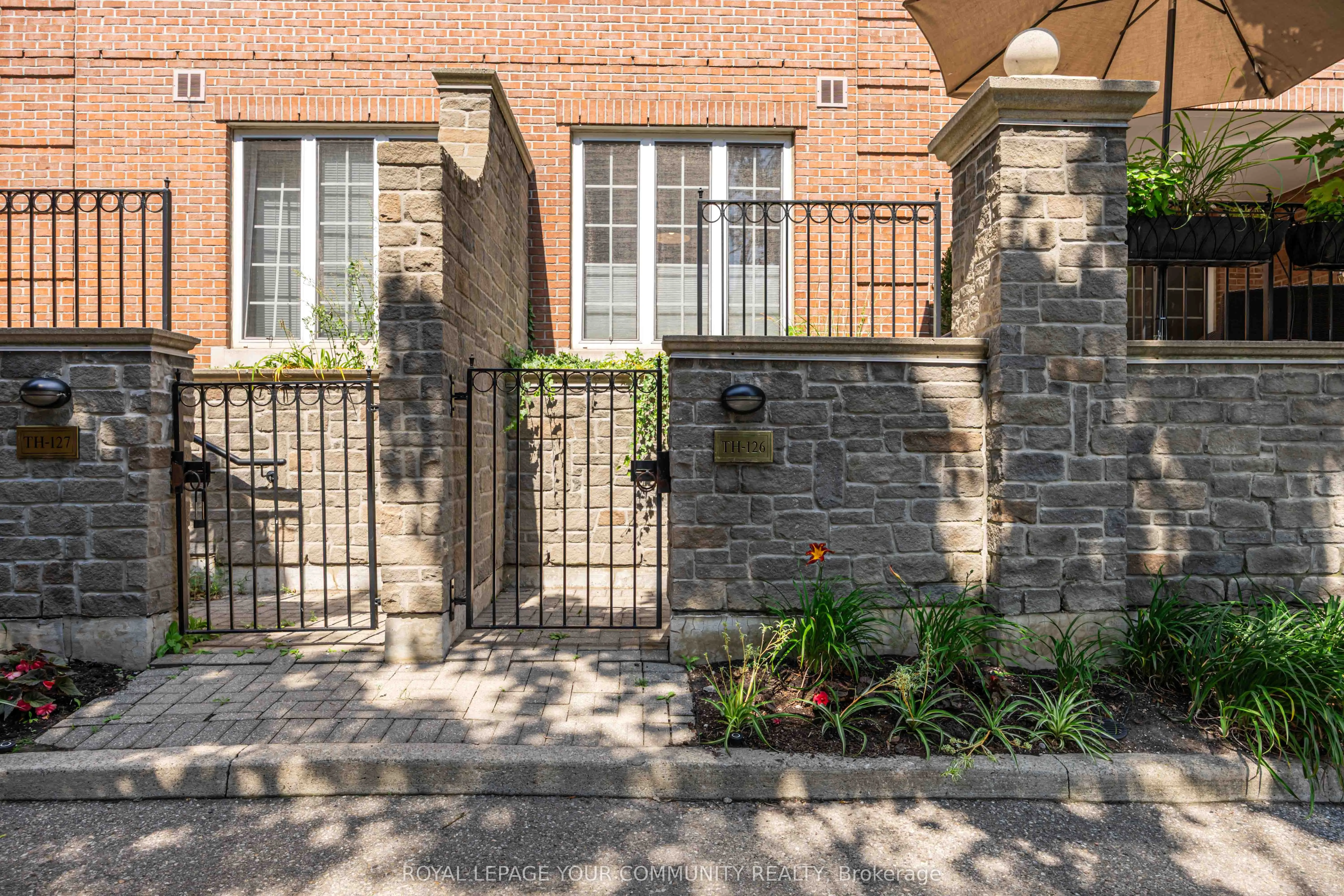 2289 Lake Shore Boulevard W, #126