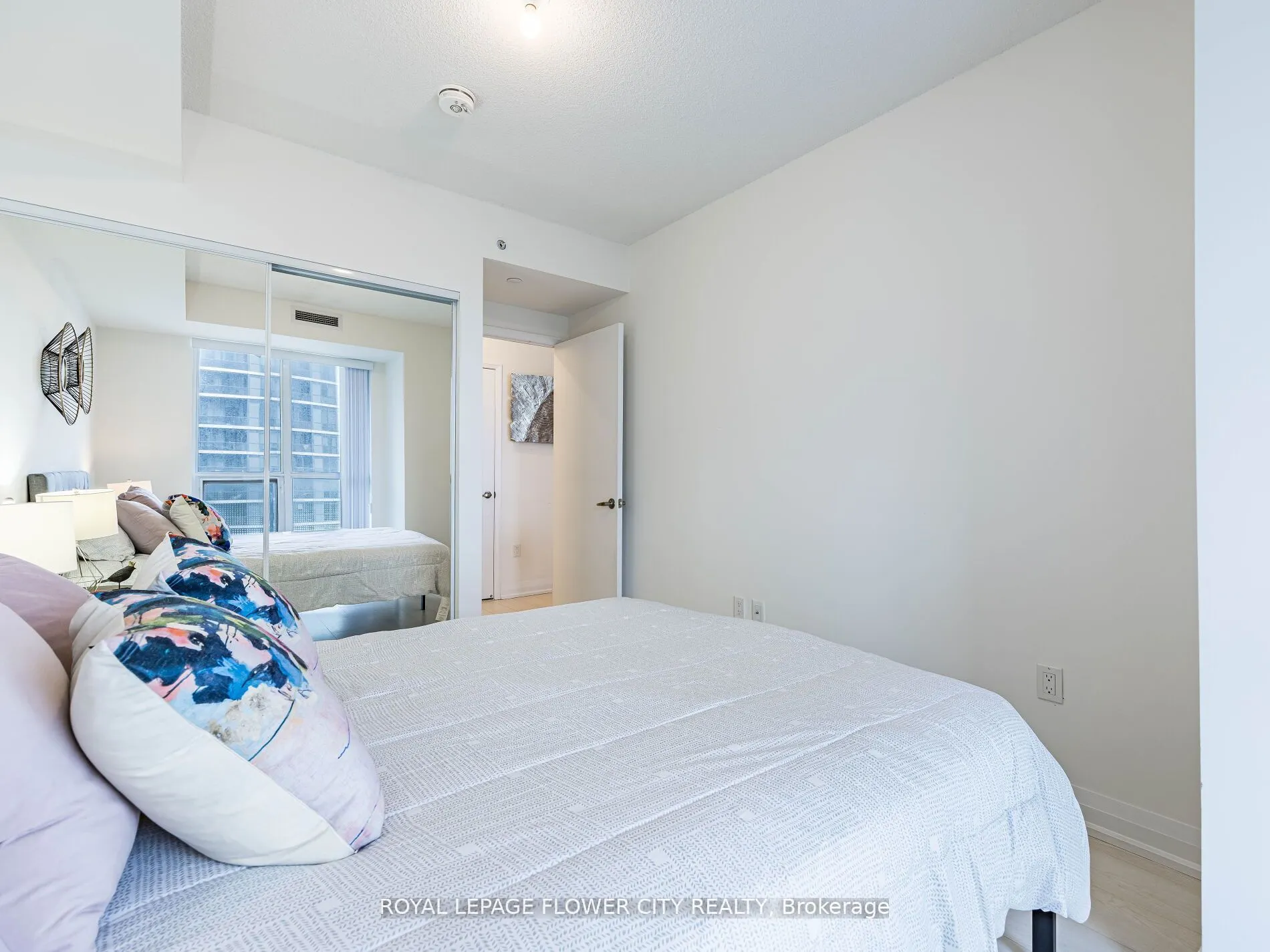 30 Gibbs Road, #2804