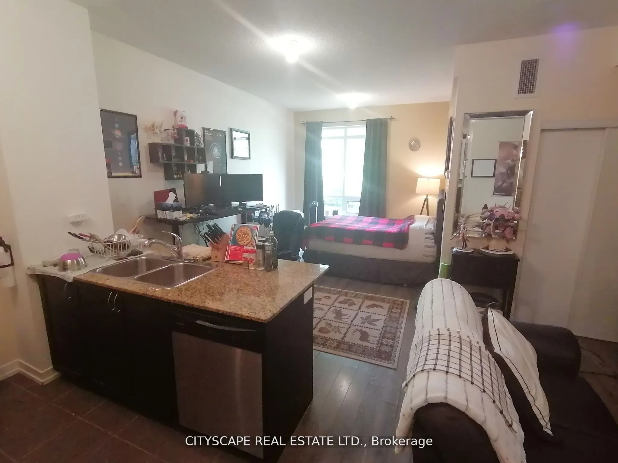 816 Lansdowne Avenue, #LL03