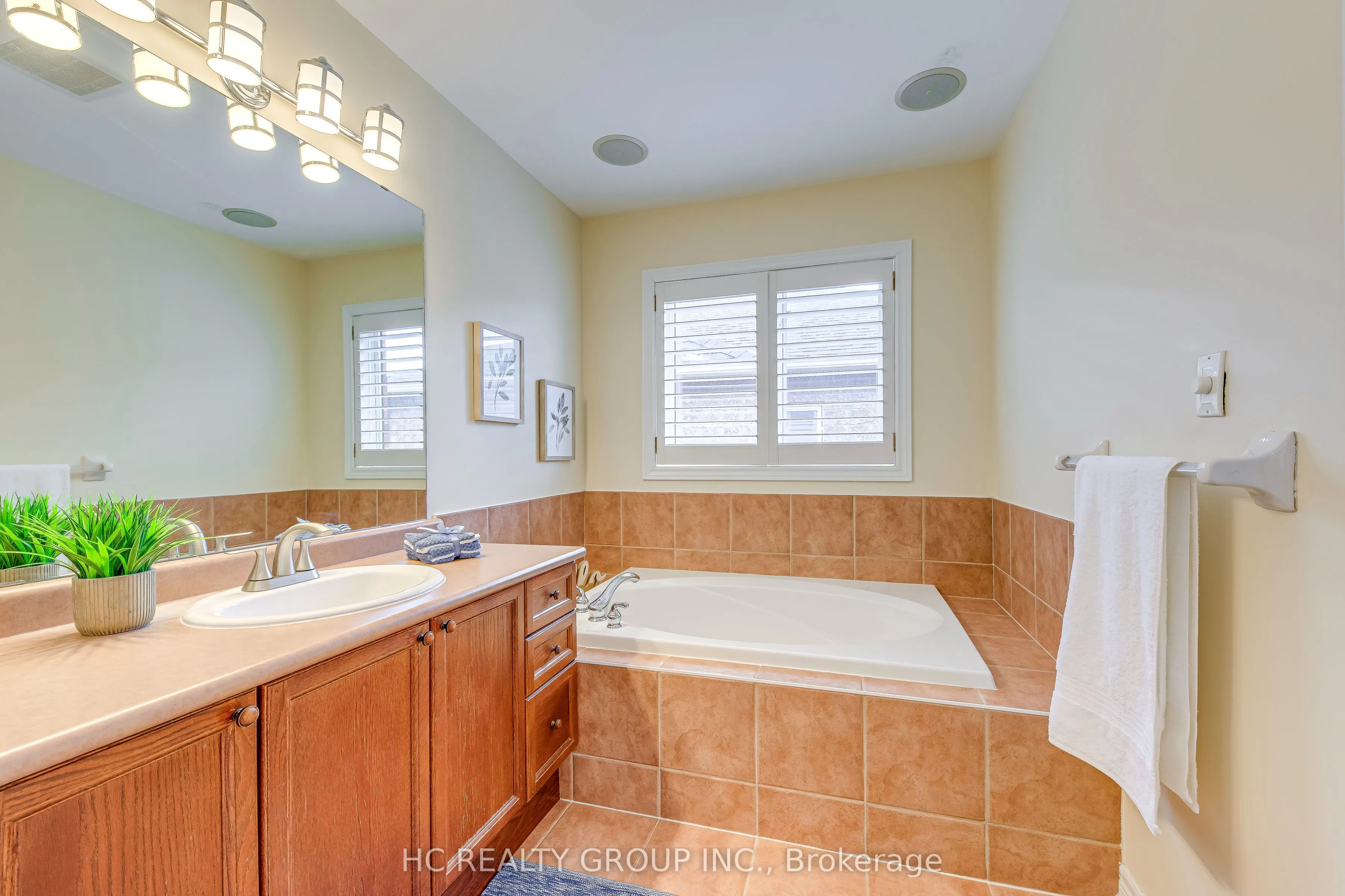 2436 Felhaber Crescent