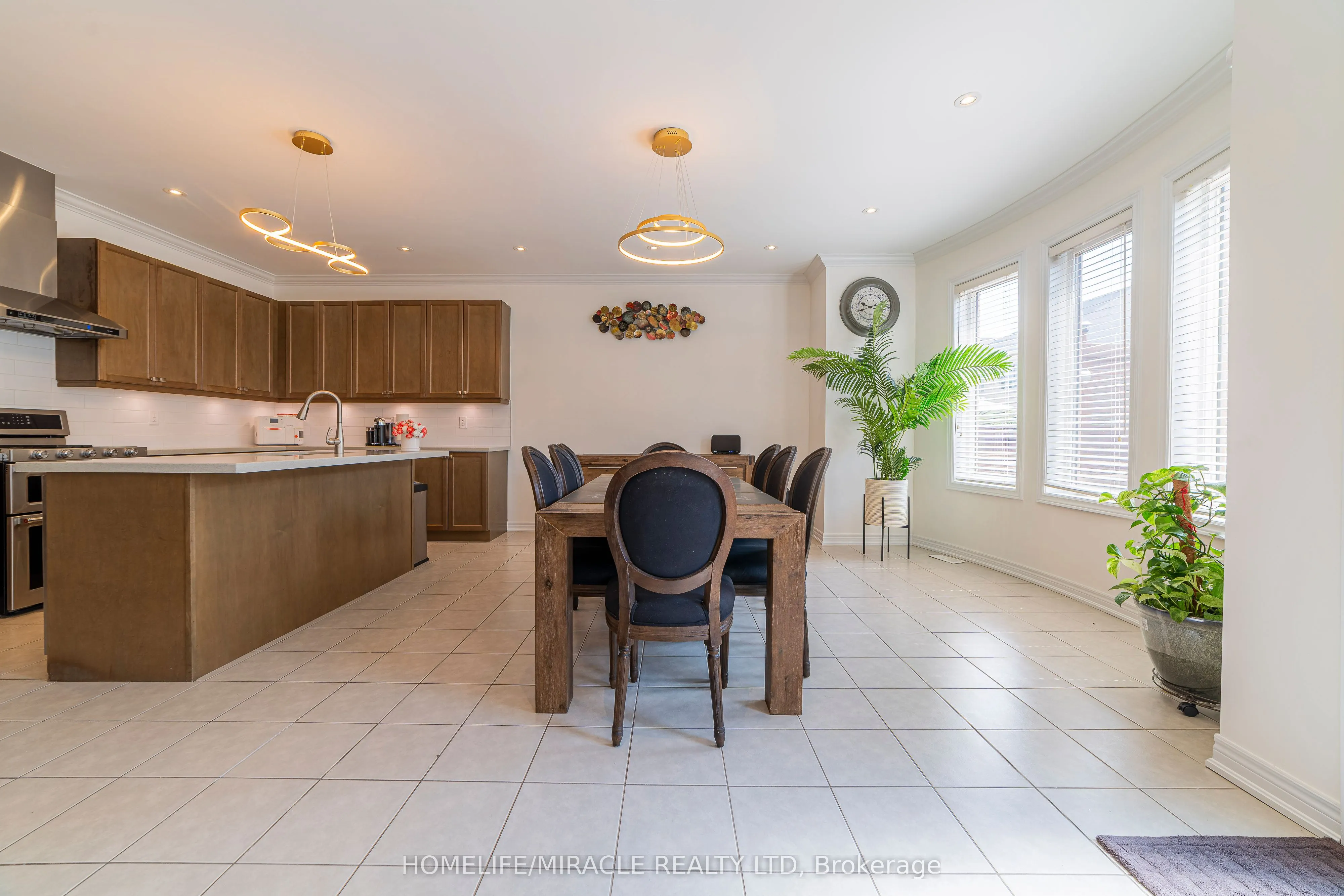 86 JUNETOWN Circle