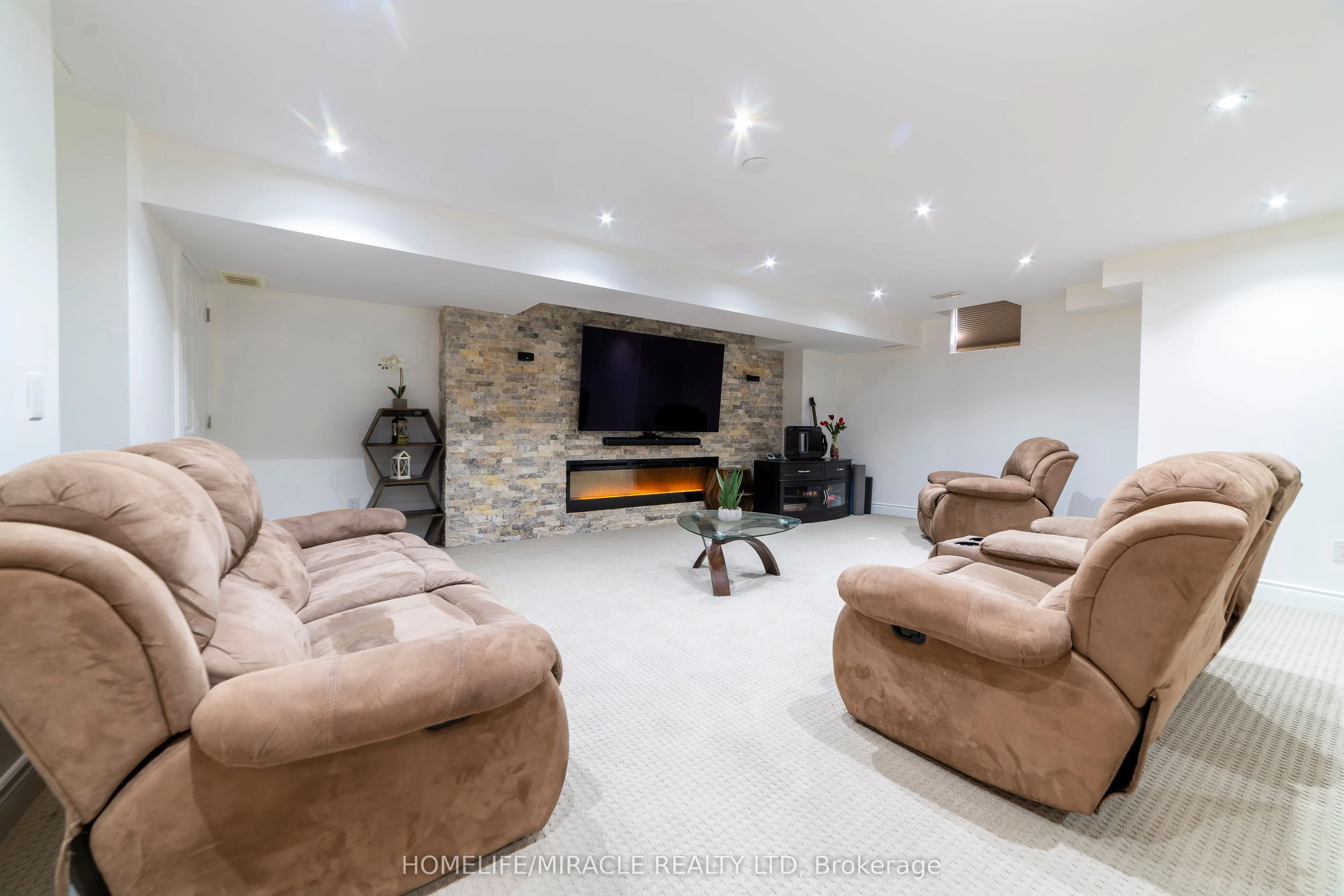 86 JUNETOWN Circle