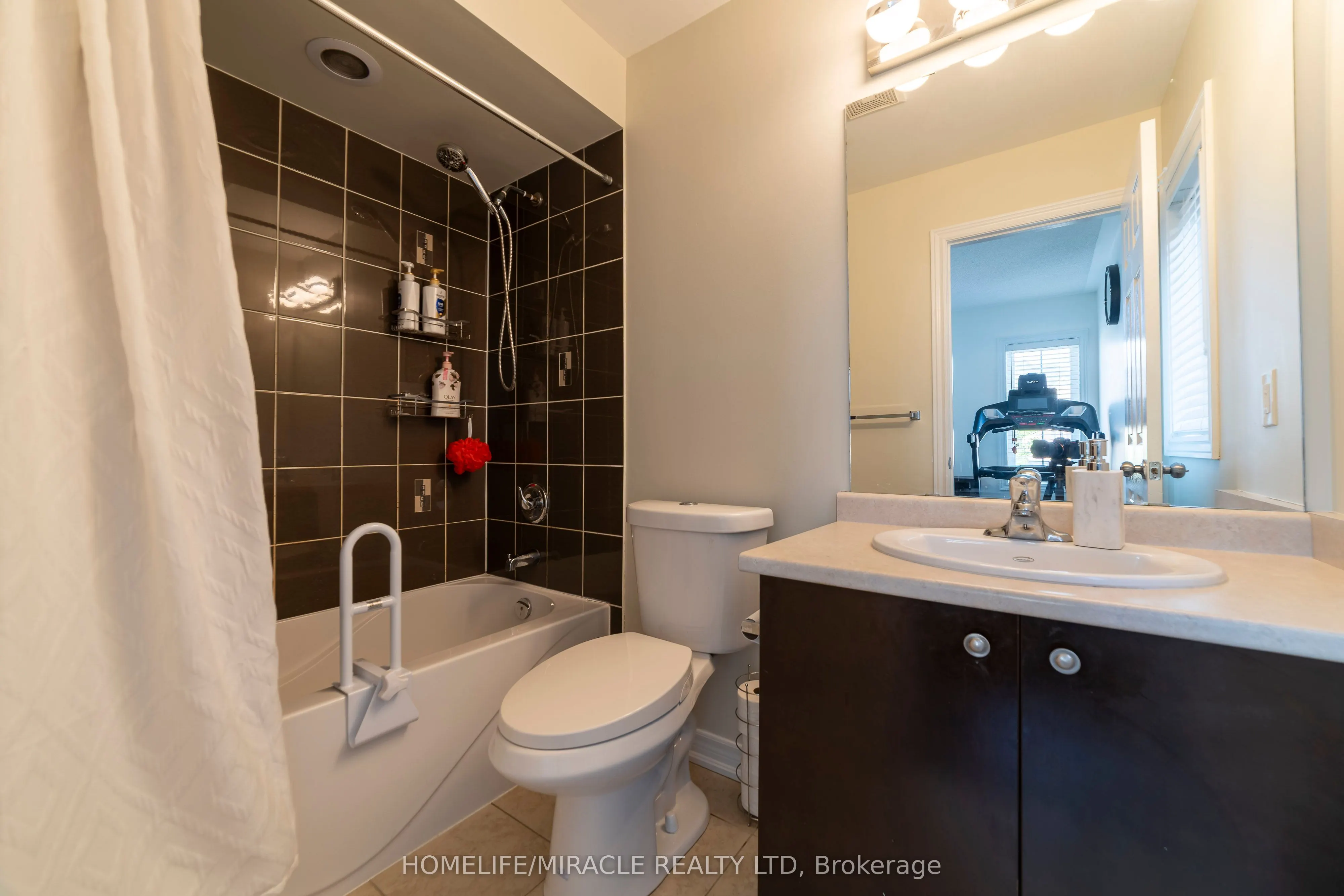 86 JUNETOWN Circle