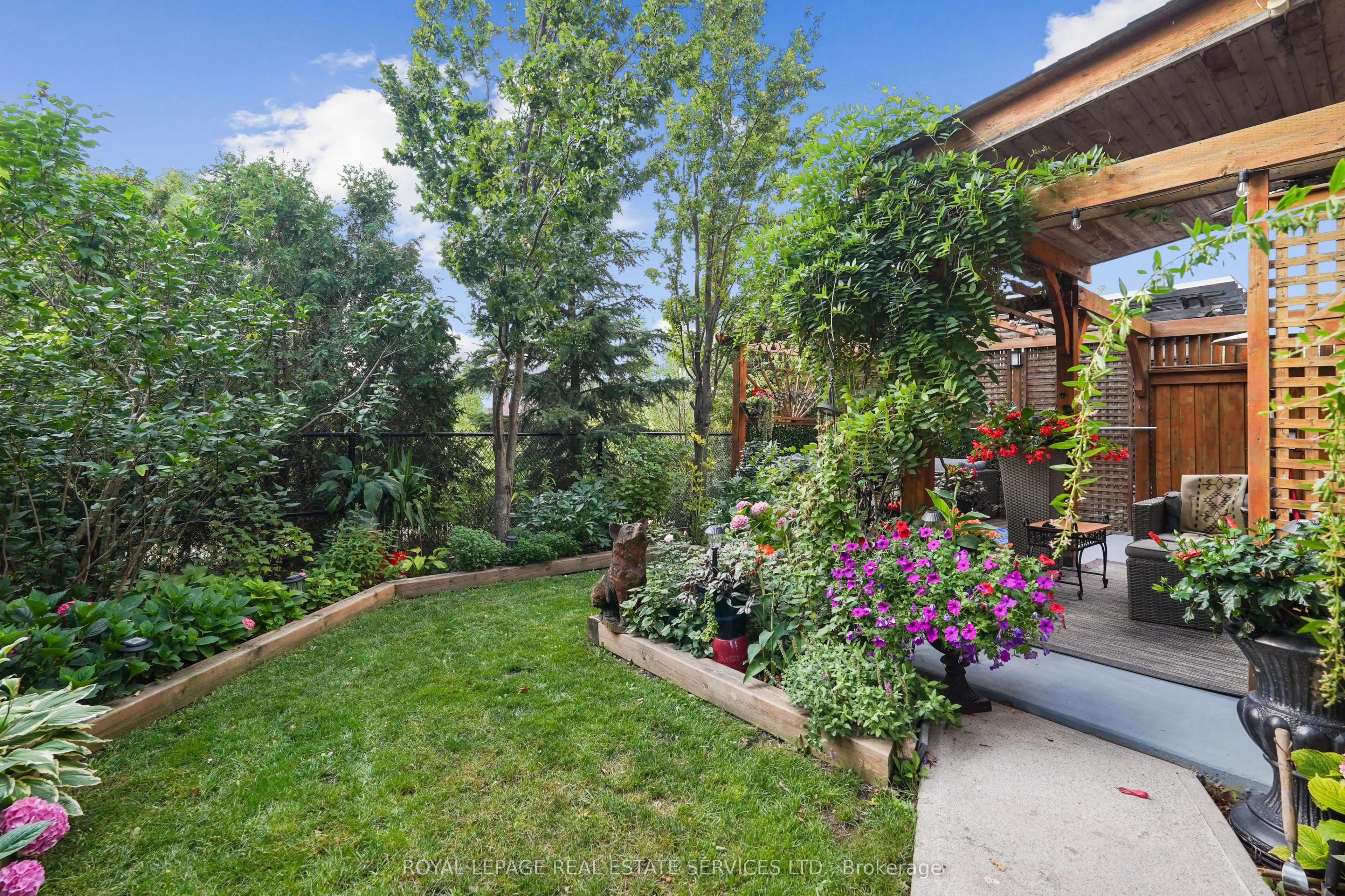 641 Symons Cross
