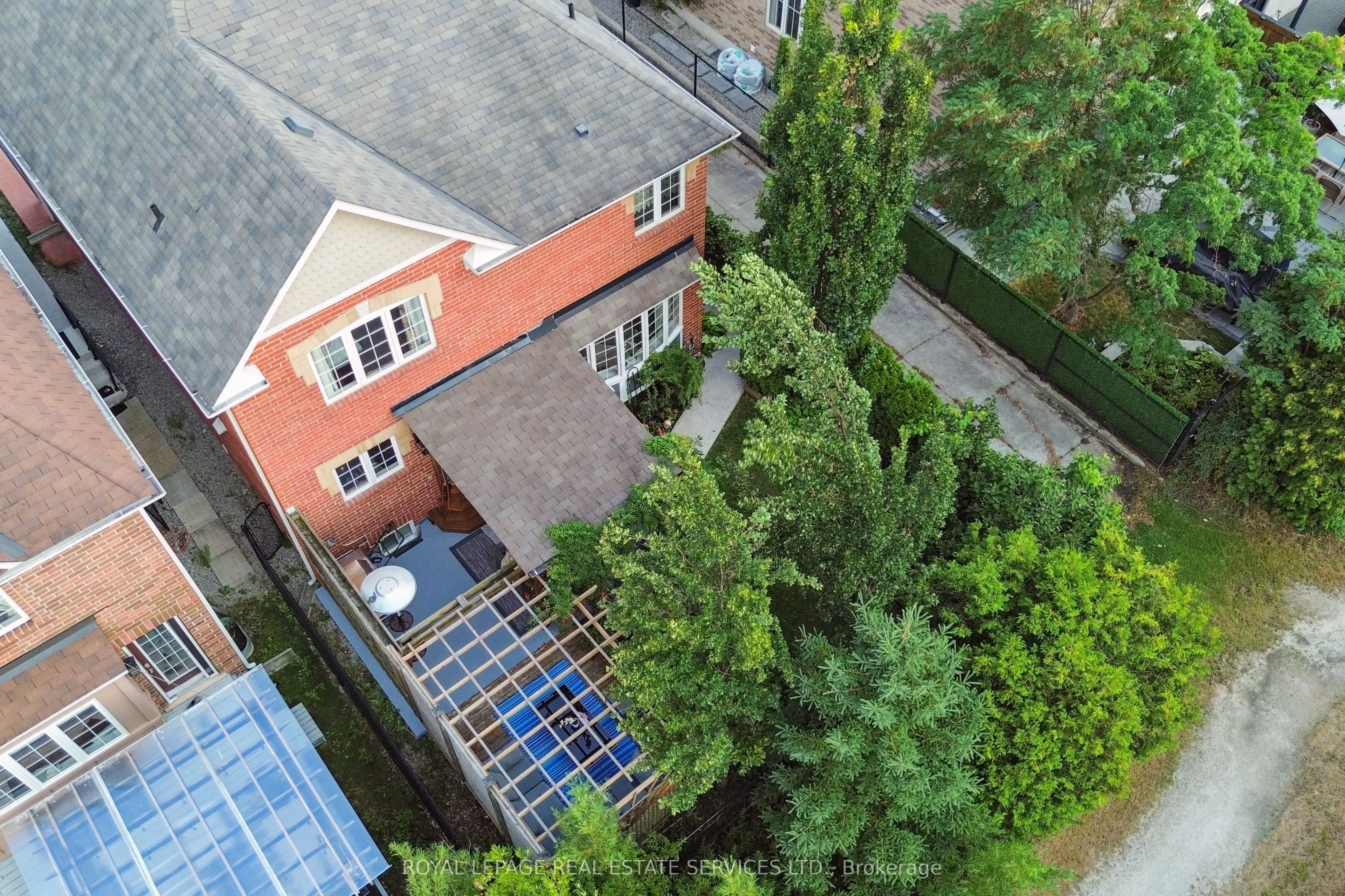 641 Symons Cross