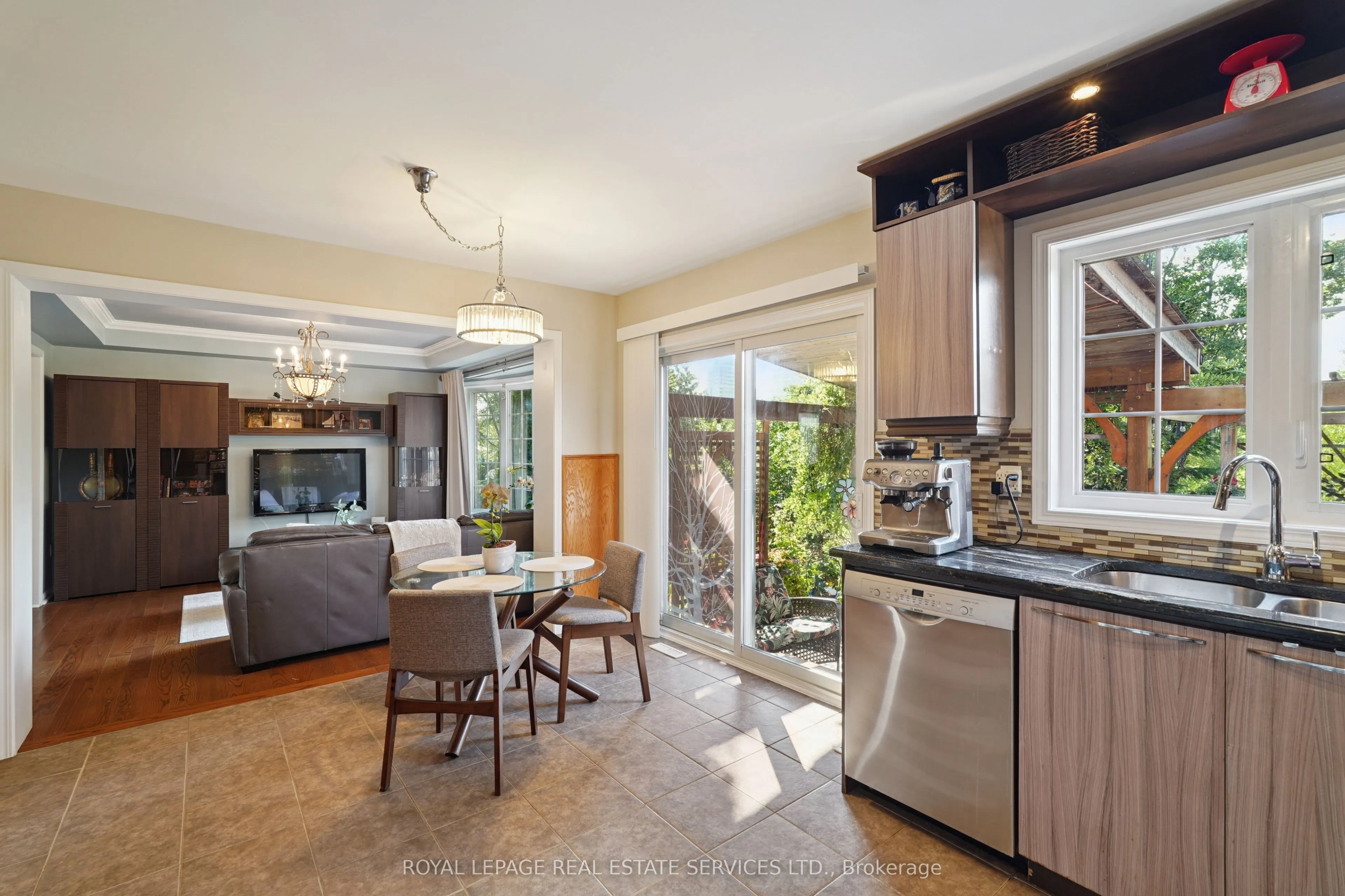641 Symons Cross