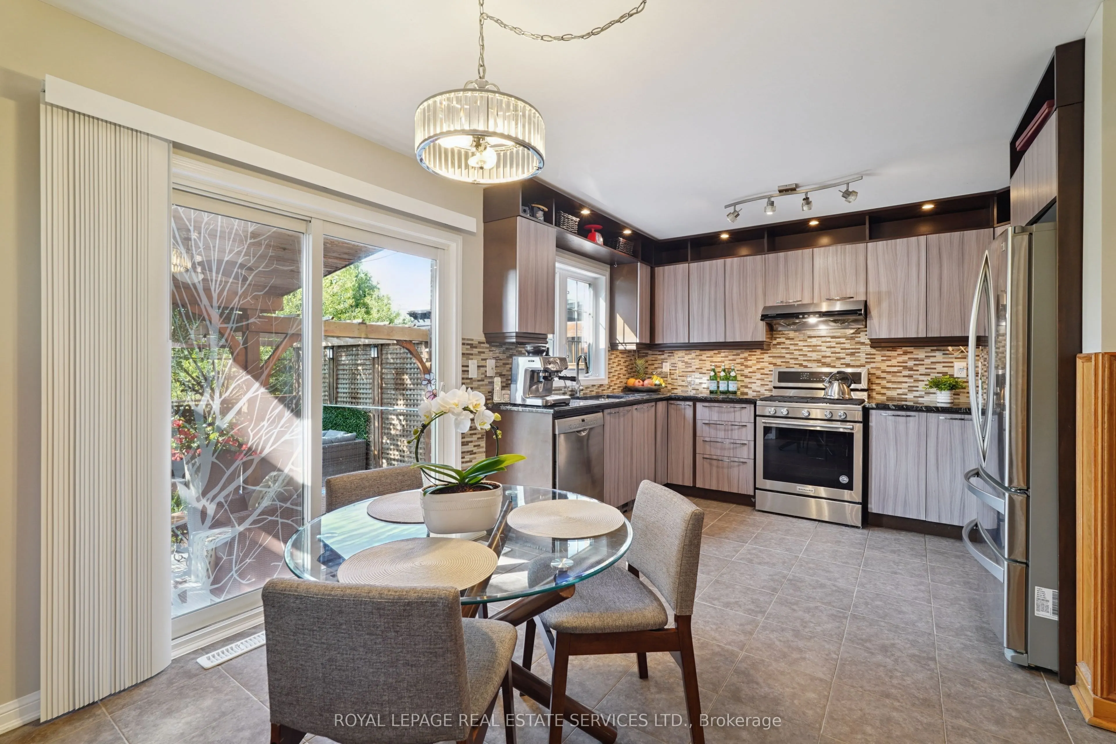 641 Symons Cross