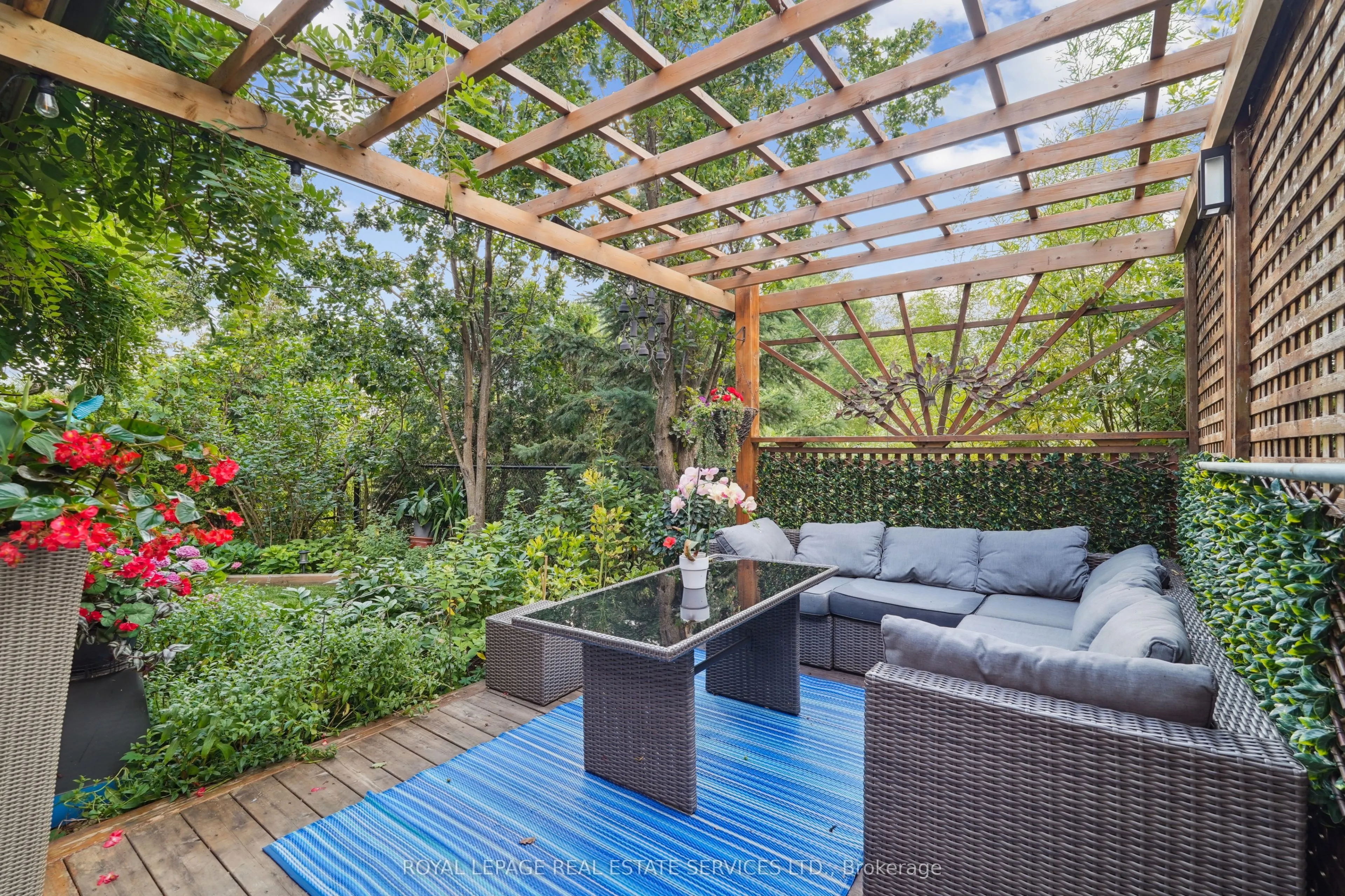 641 Symons Cross