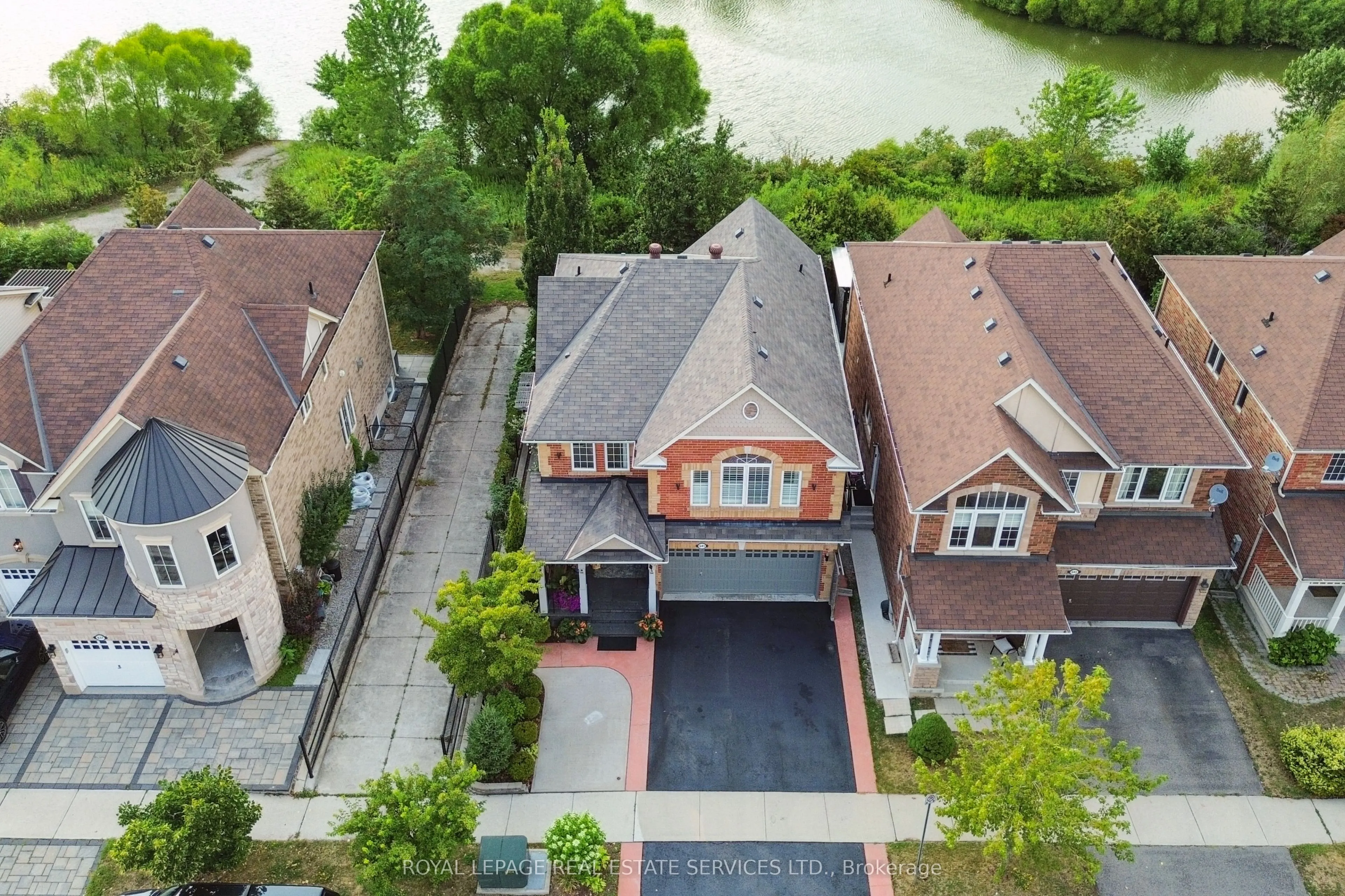 641 Symons Cross