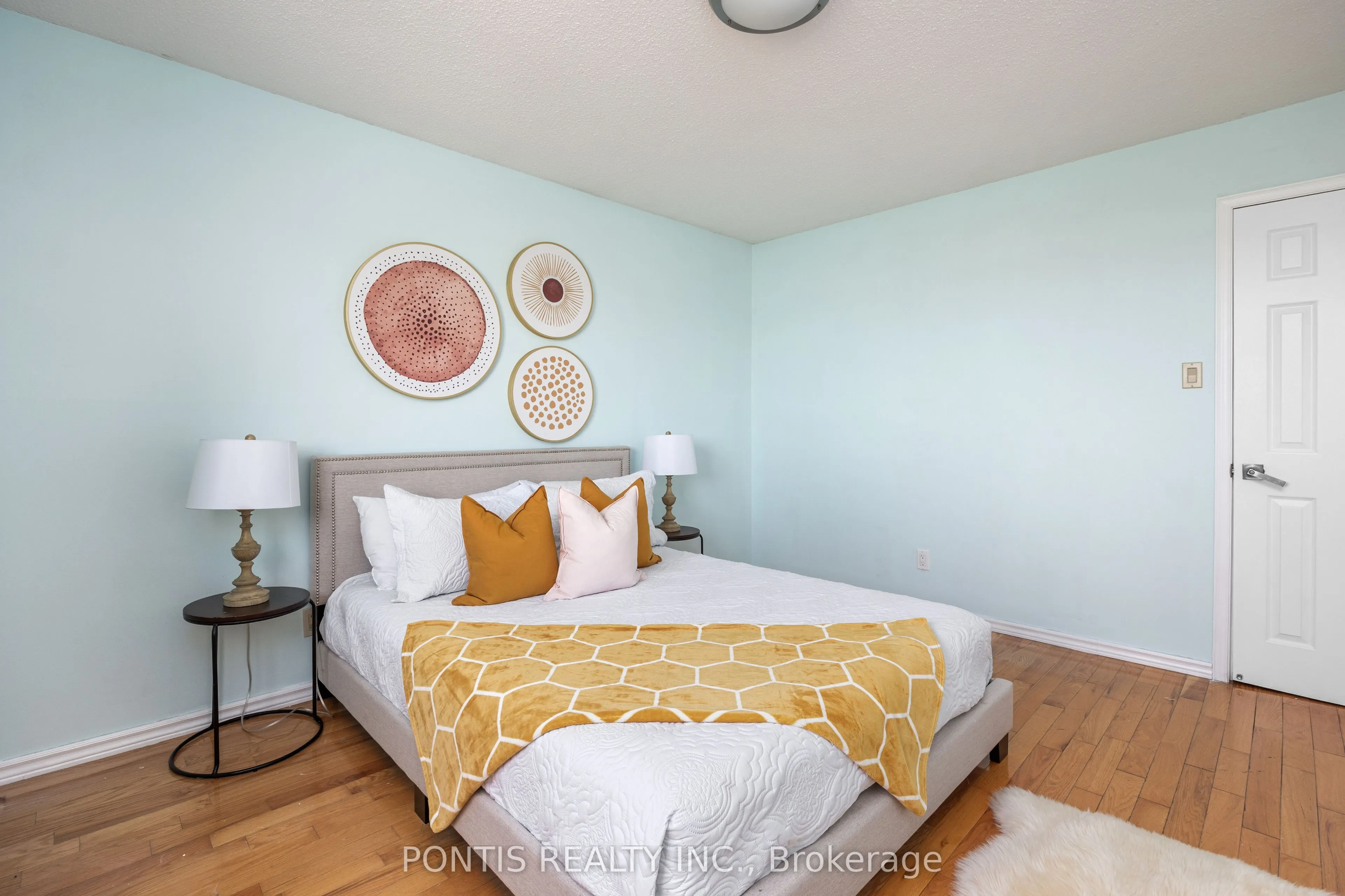 438 ABERFOYLE Court