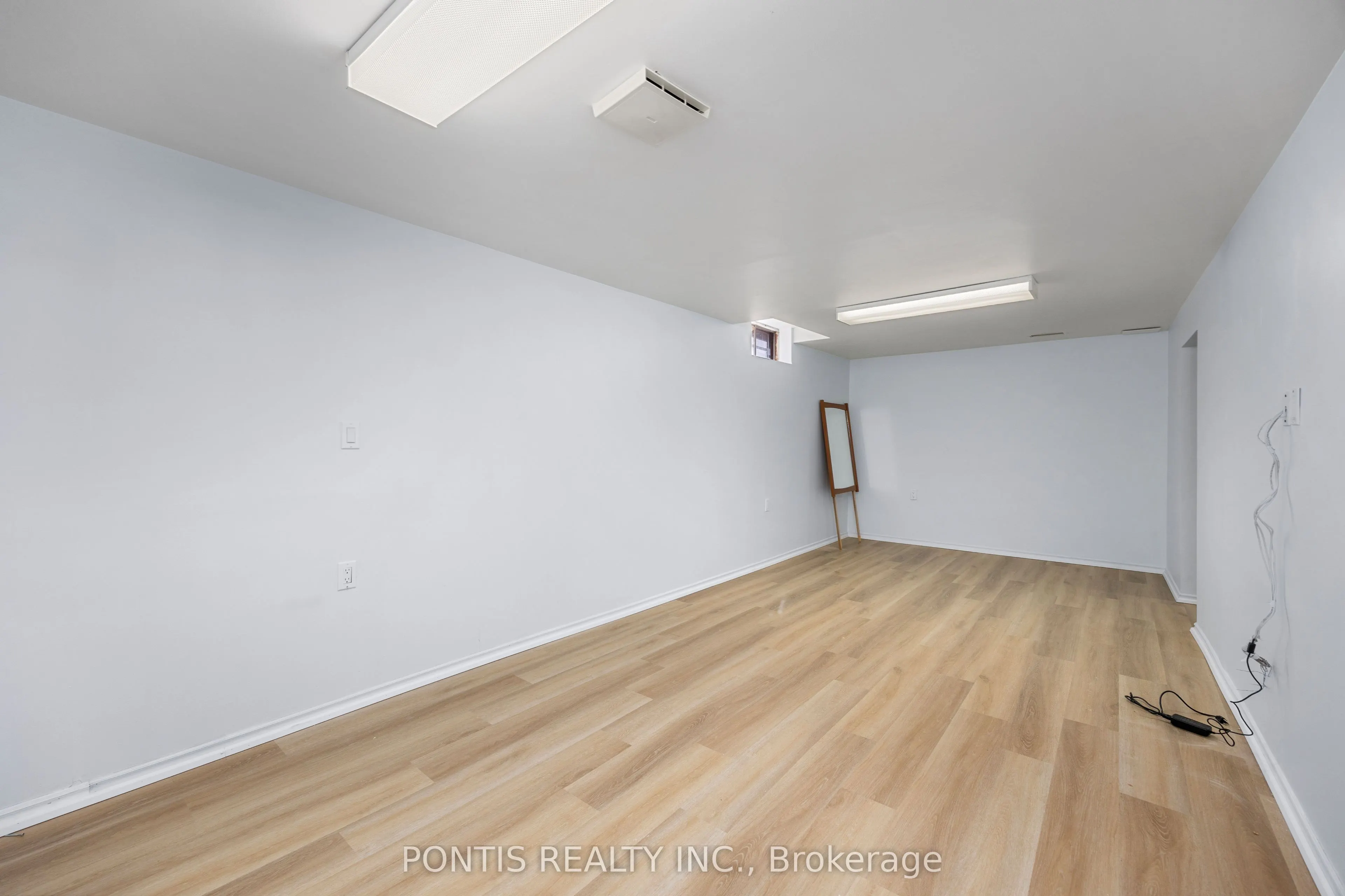 438 ABERFOYLE Court