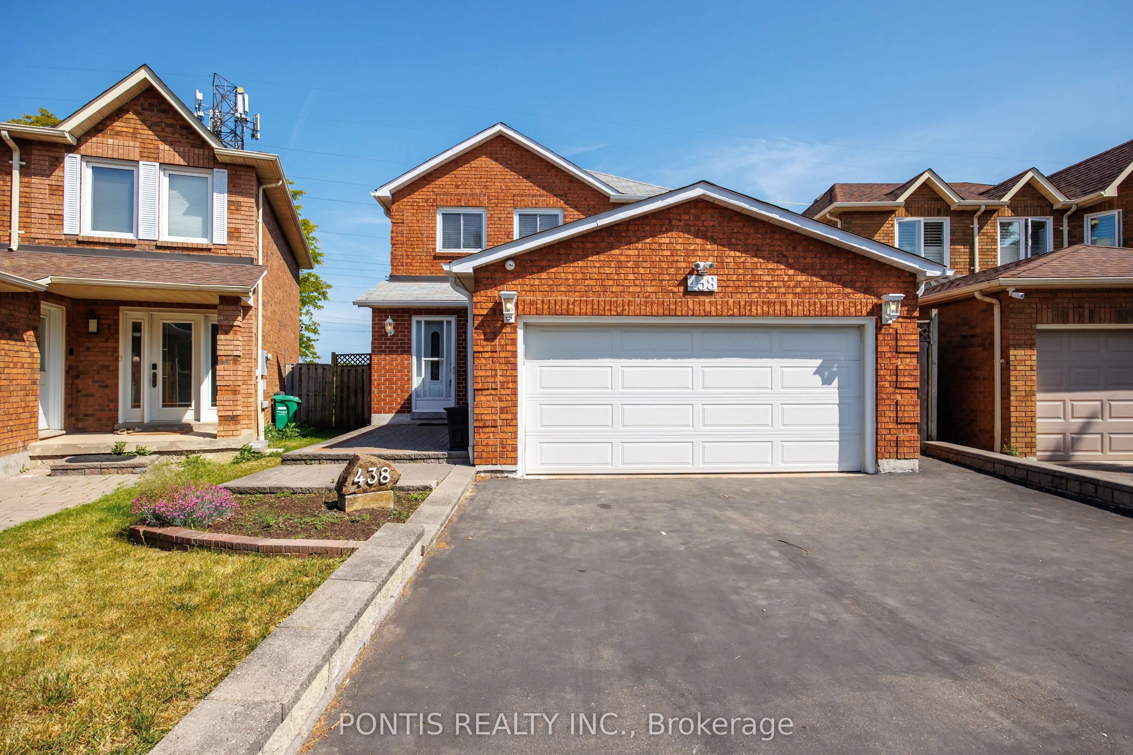 438 ABERFOYLE Court
