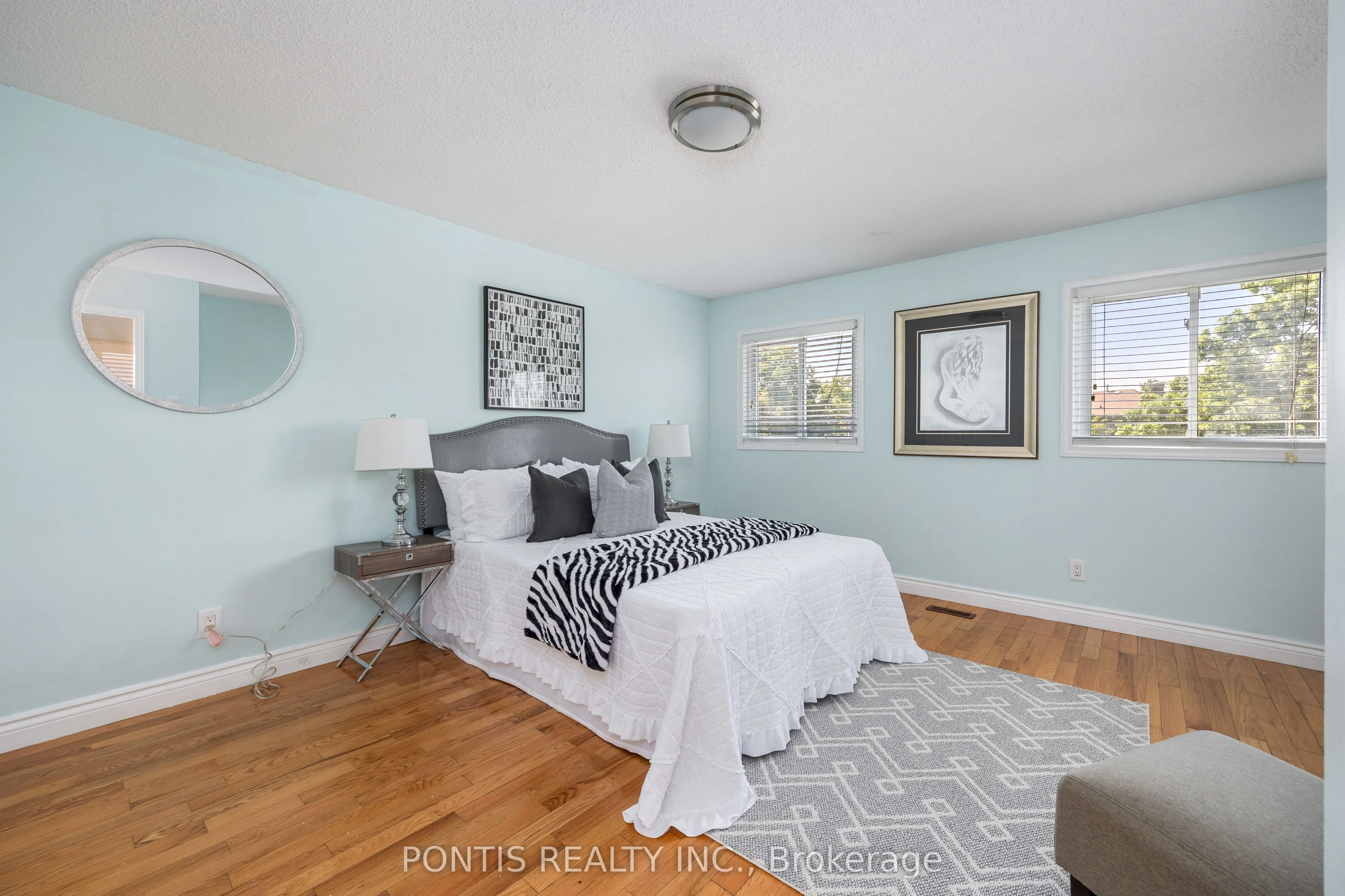 438 ABERFOYLE Court