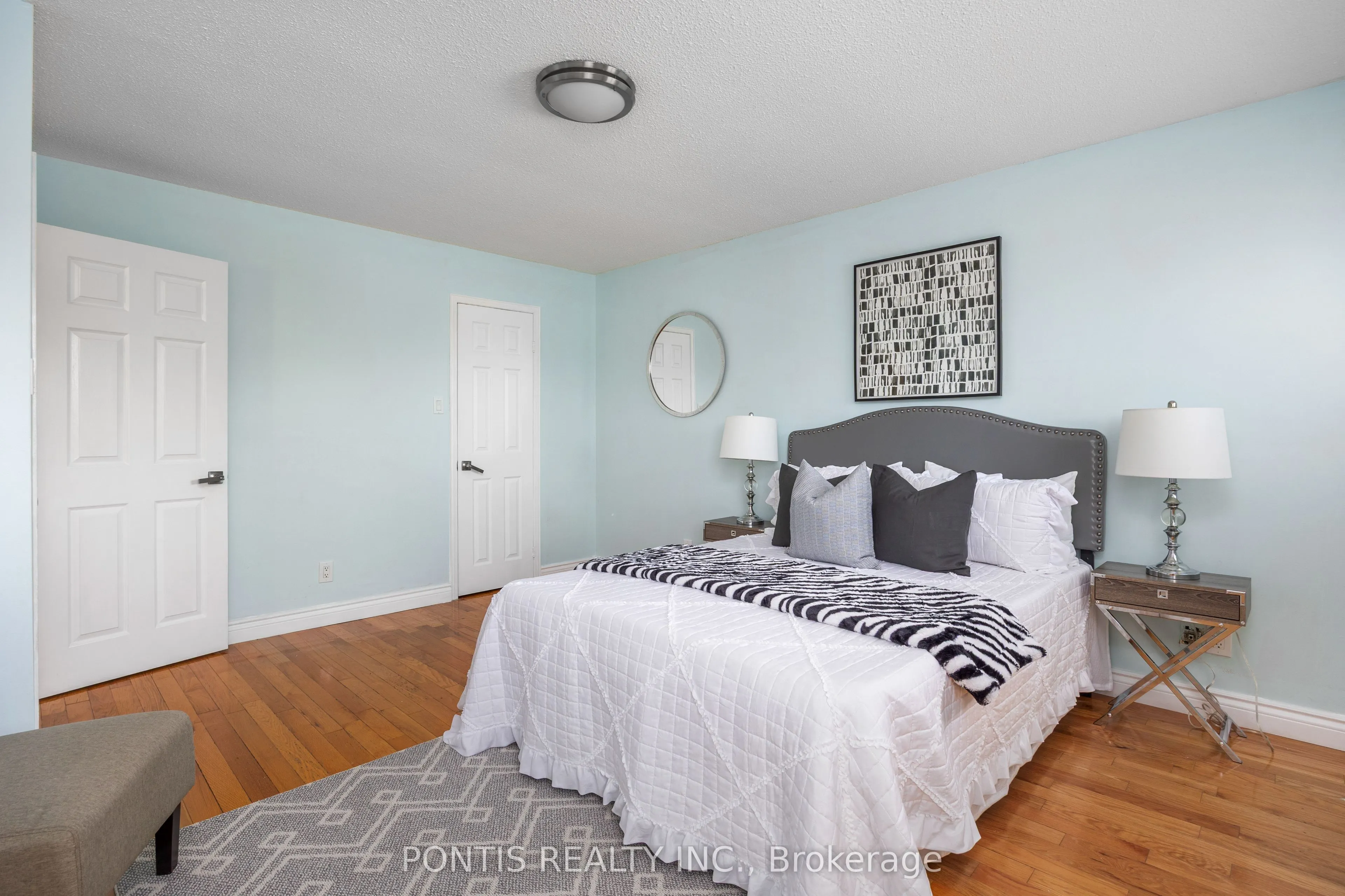 438 ABERFOYLE Court