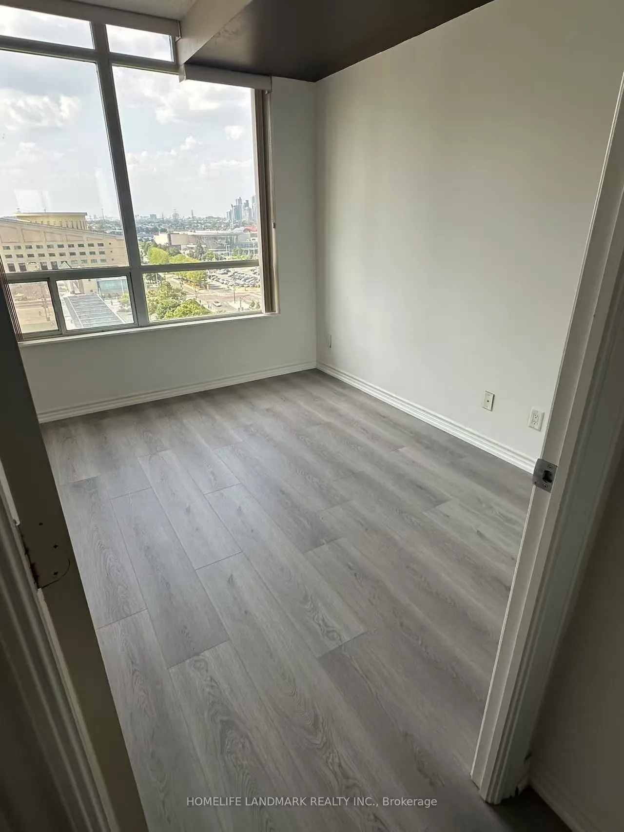 3888 Duke Of York Boulevard, #1136