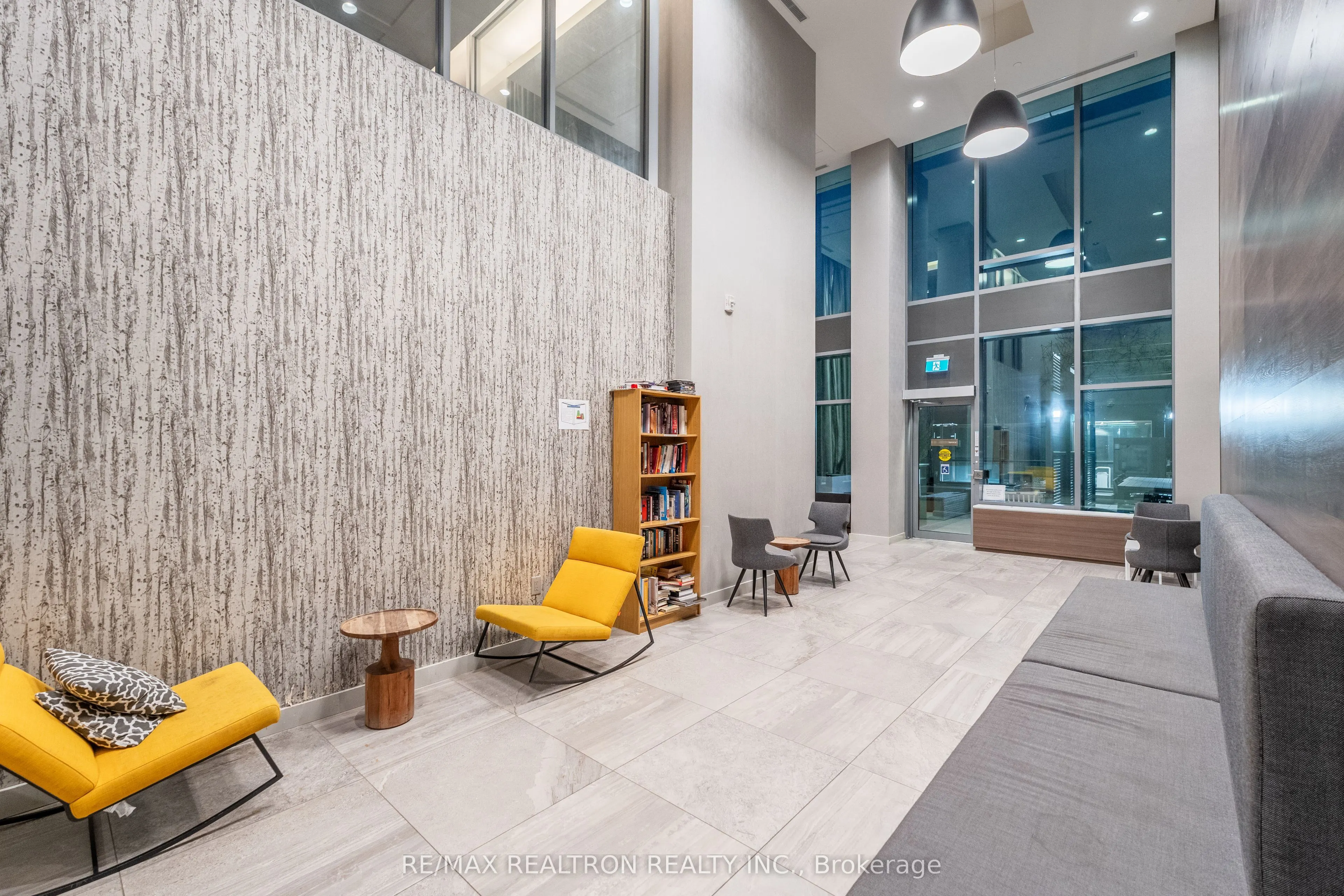 2560 Eglinton Avenue W, #2004