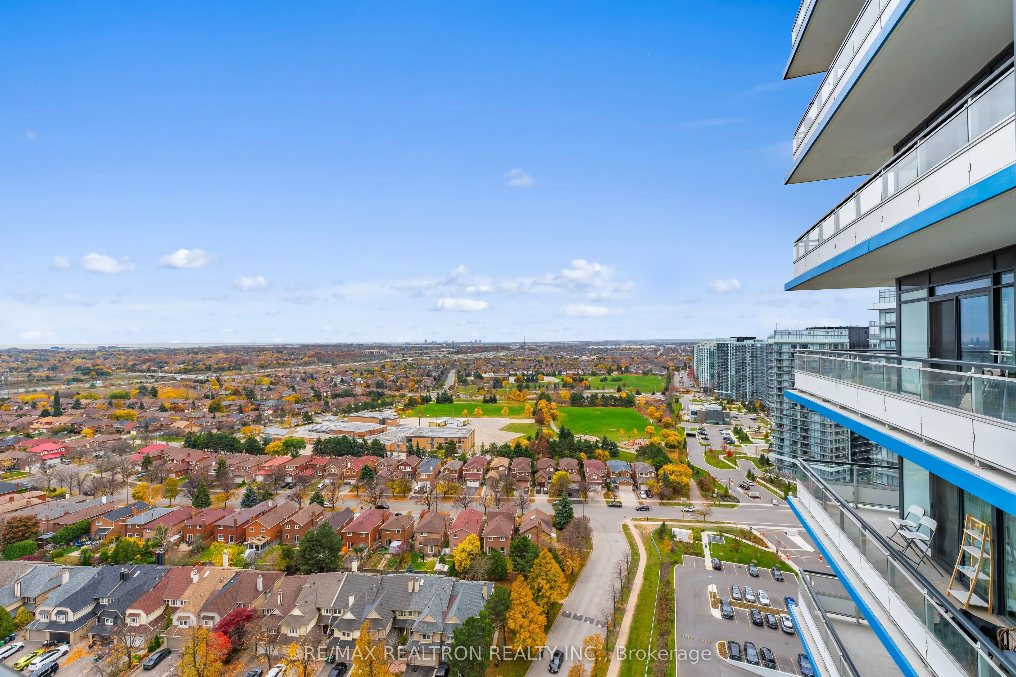 2560 Eglinton Avenue W, #2004