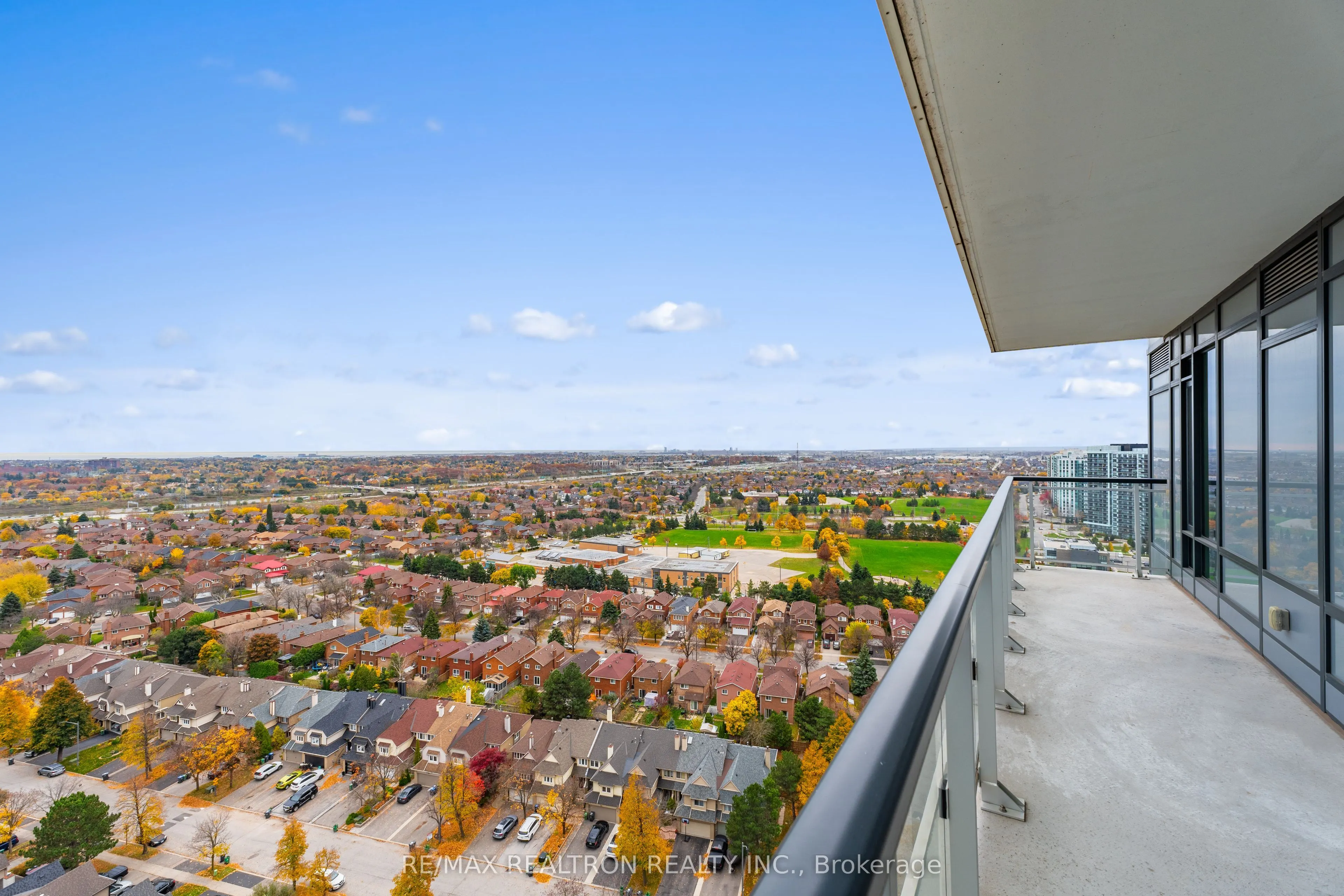 2560 Eglinton Avenue W, #2004