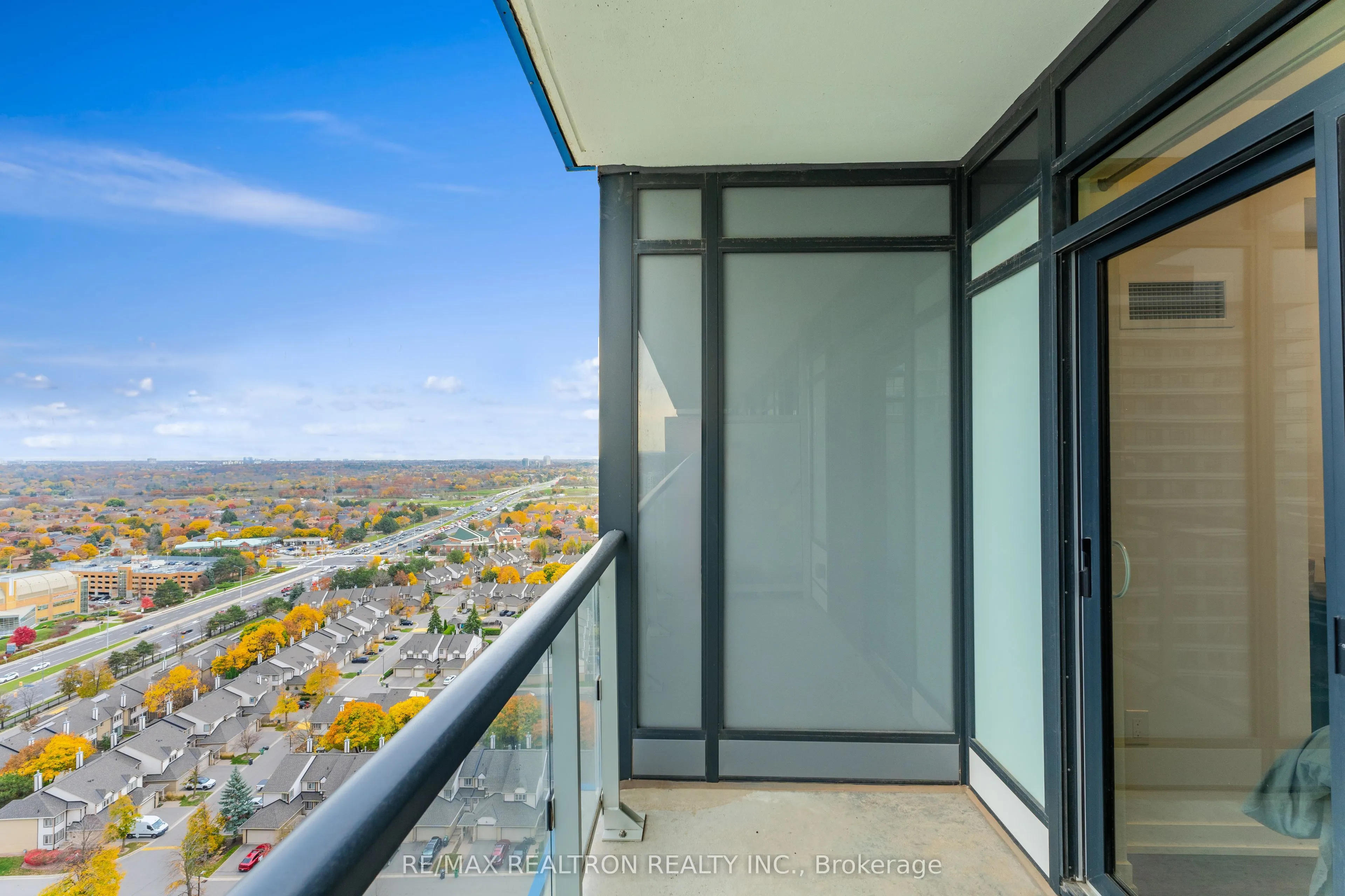 2560 Eglinton Avenue W, #2004