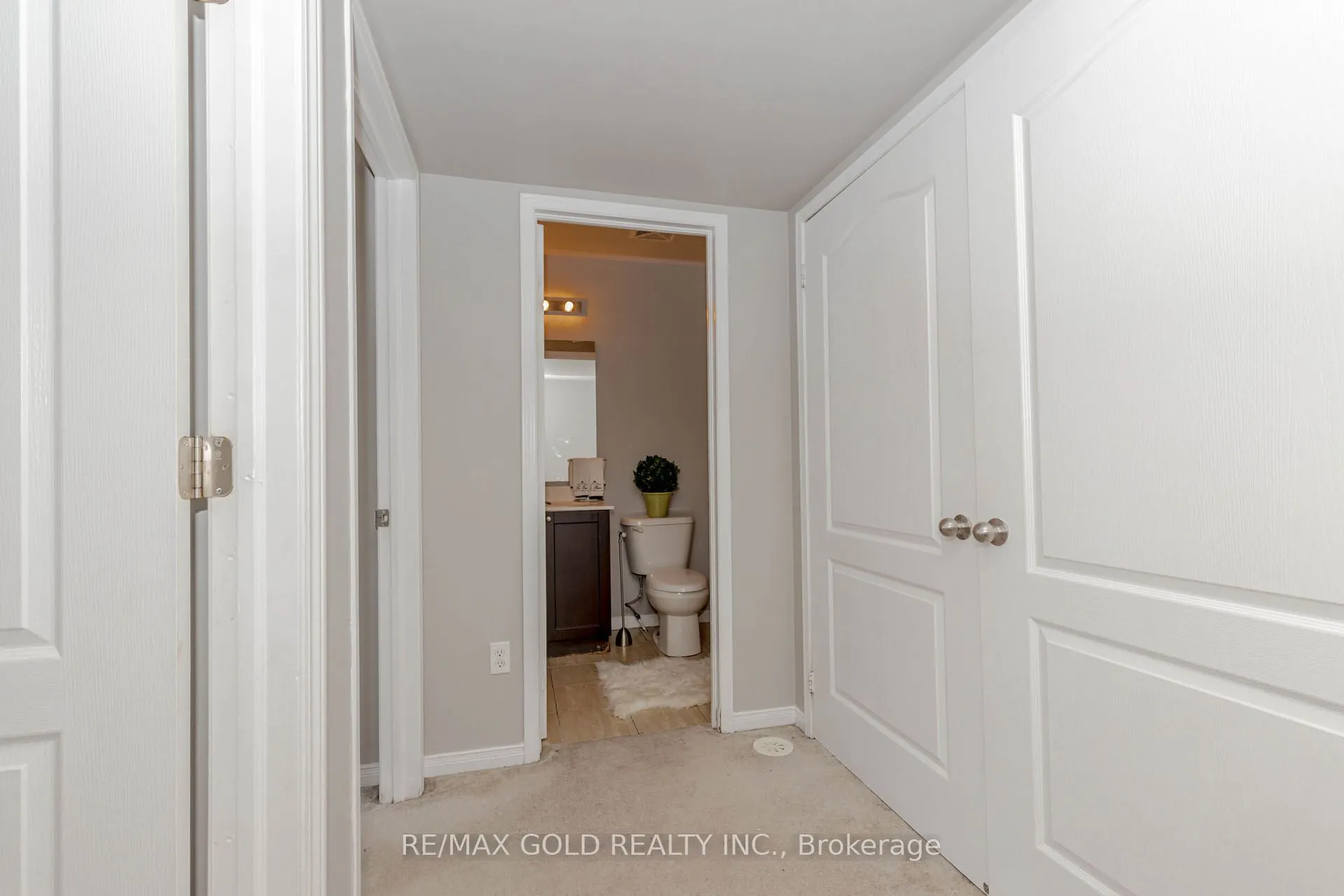 2468 Post Road, #20