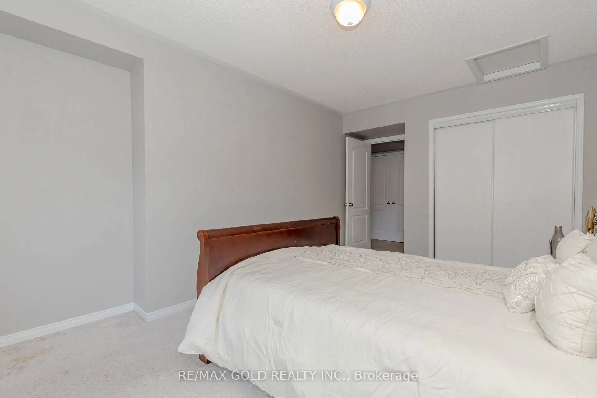 2468 Post Road, #20
