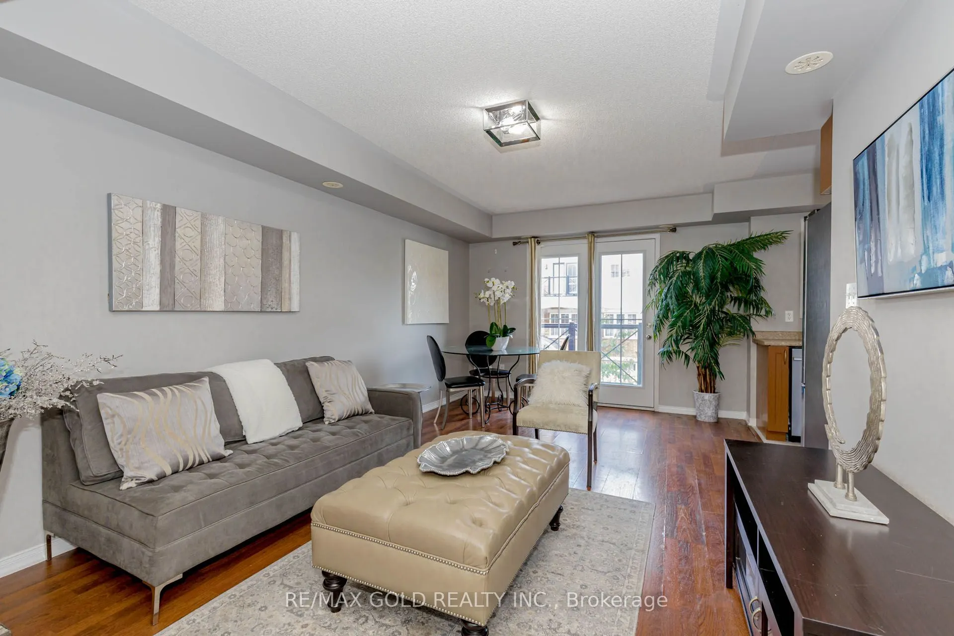 2468 Post Road, #20