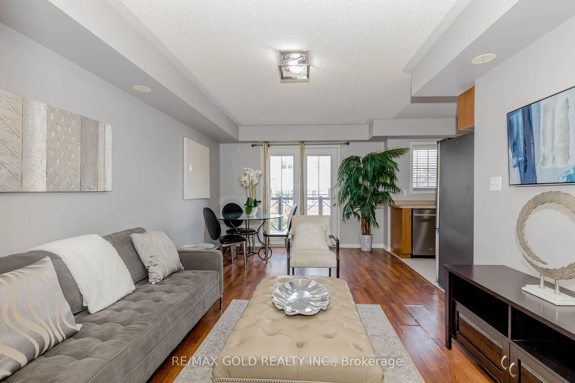 2468 Post Road, #20