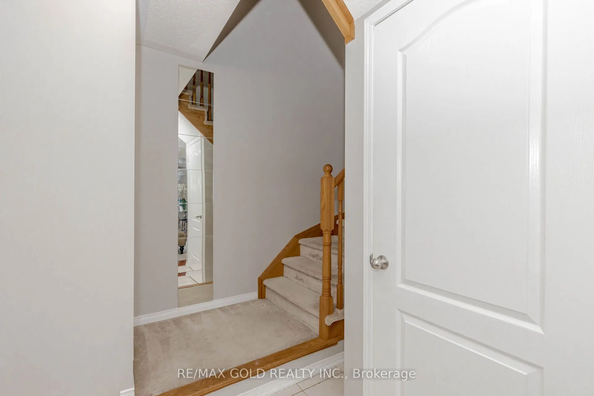 2468 Post Road, #20