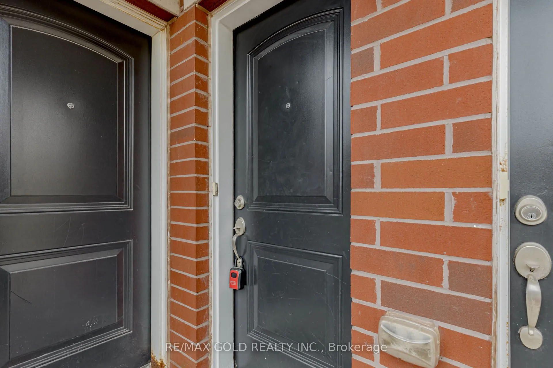 2468 Post Road, #20