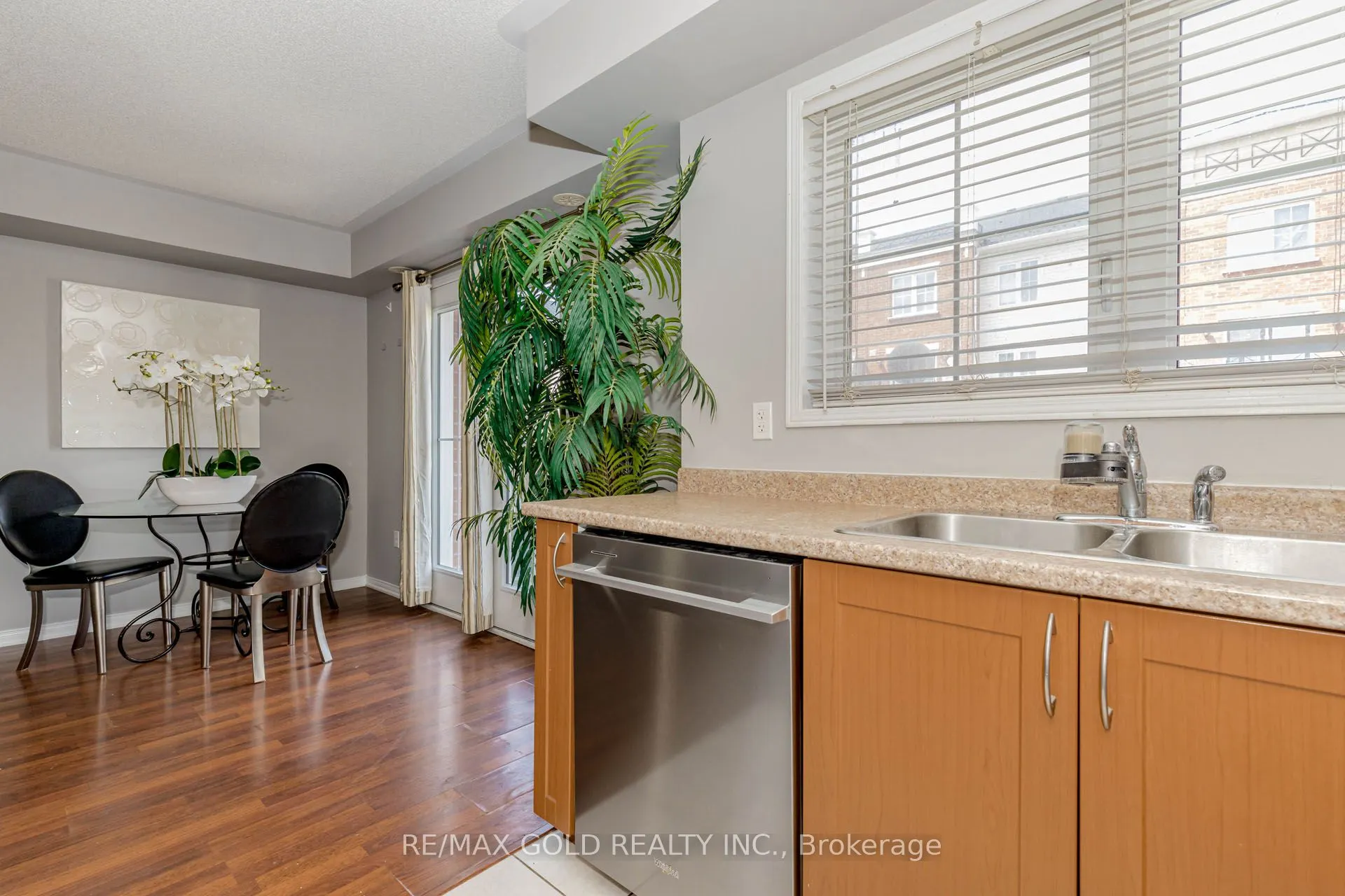 2468 Post Road, #20