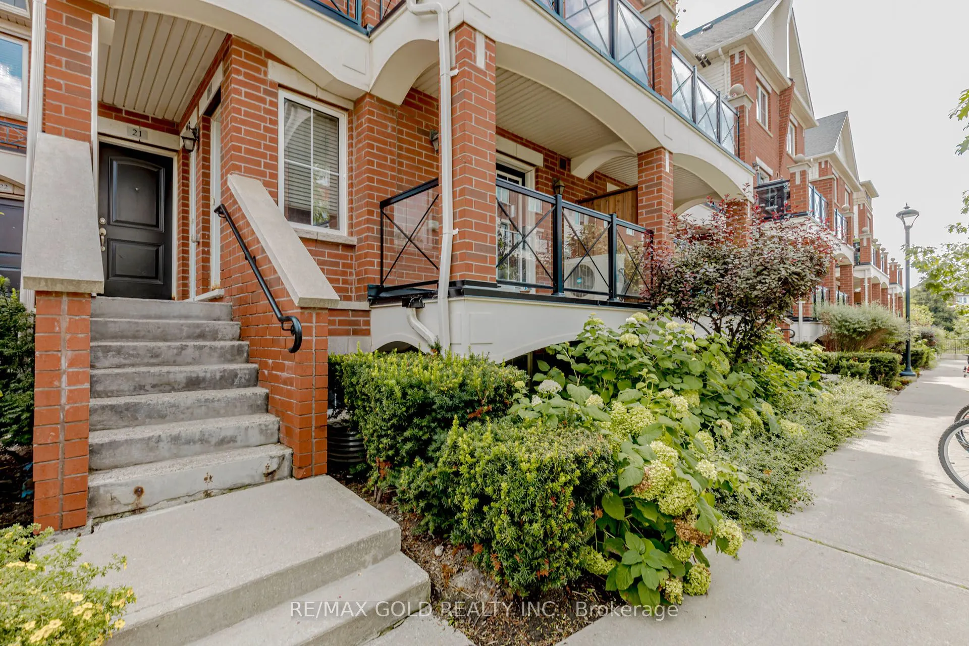 2468 Post Road, #20