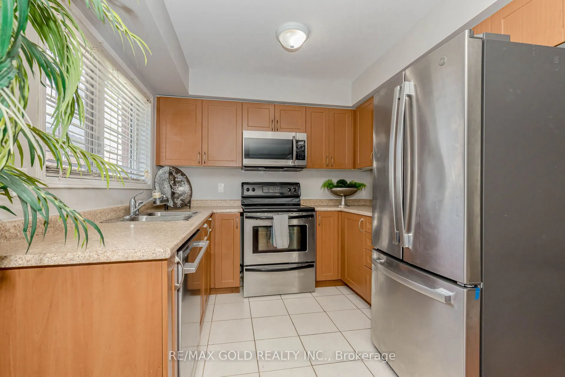 2468 Post Road, #20