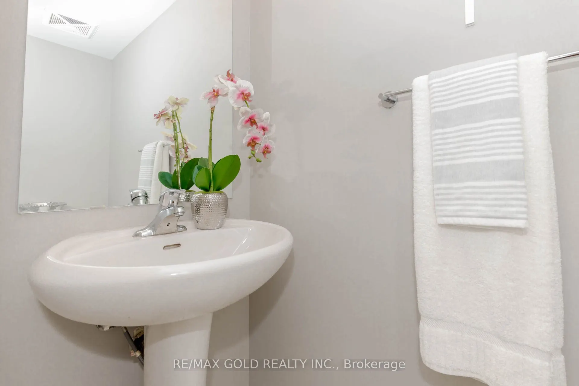 2468 Post Road, #20