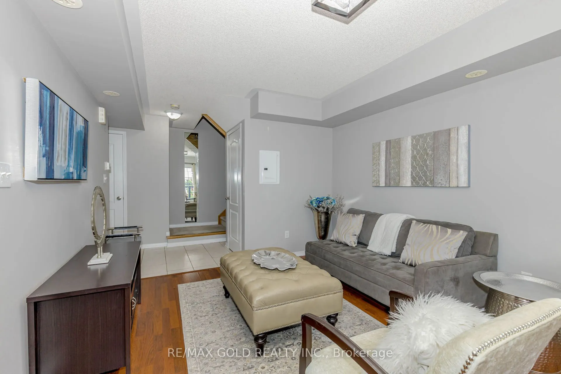 2468 Post Road, #20