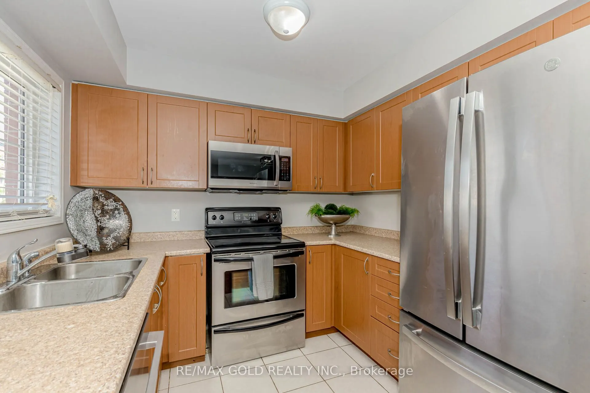 2468 Post Road, #20