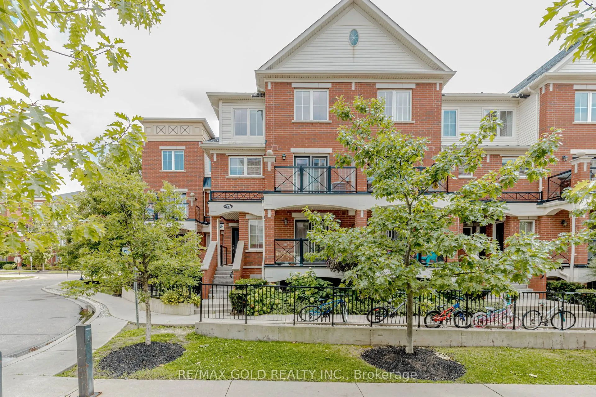 2468 Post Road, #20
