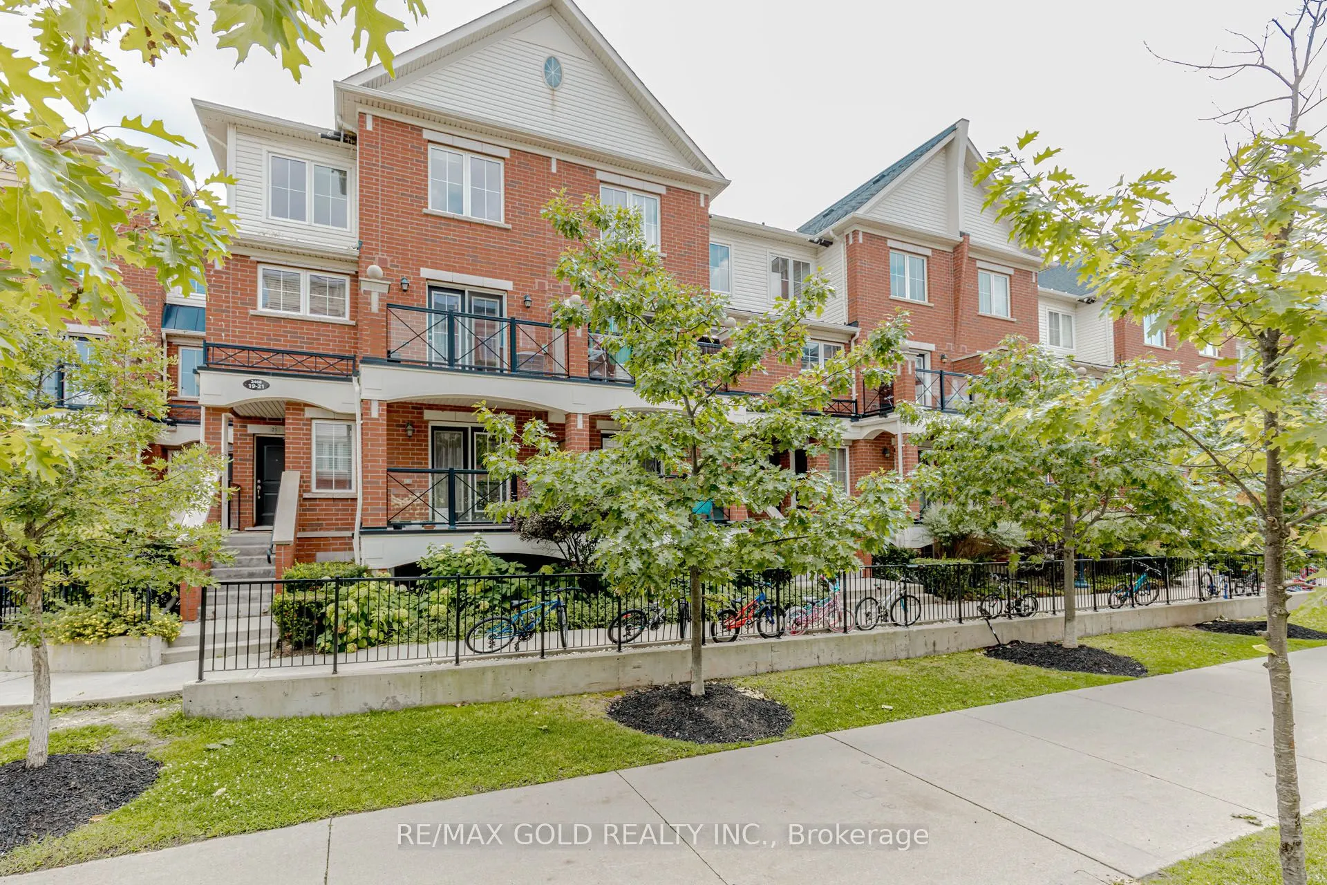 2468 Post Road, #20