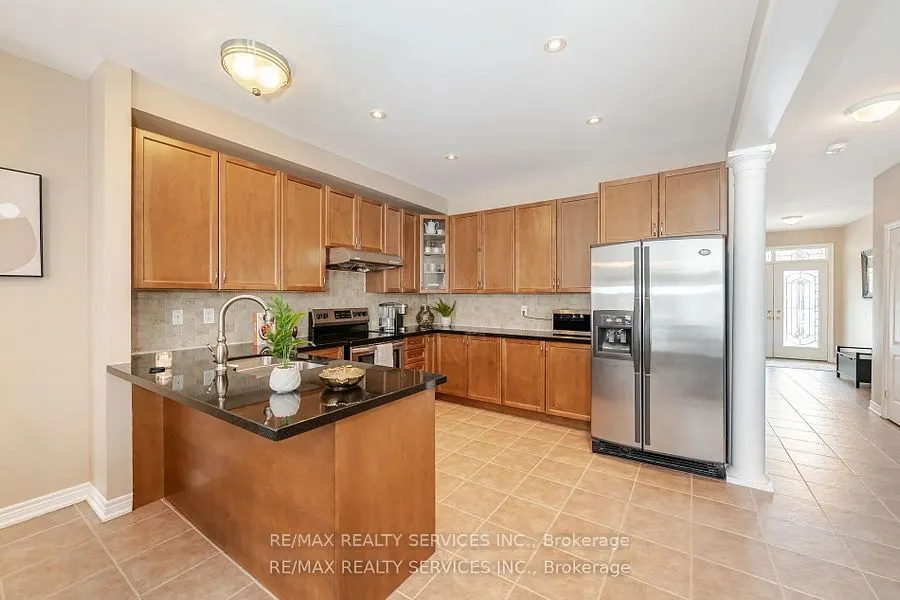 17 Regis Circle