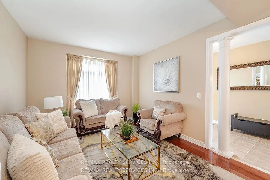17 Regis Circle